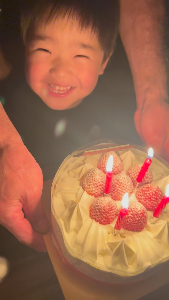 0601🎂
Happy Birthday my Love🙏🏽🌺
これからも太陽みたいな笑顔で🌞
感謝の気持ち忘れず上がってこ✌🏽
世界1あなたに振り回されるけど、
宇宙1あなたの事を考えてるよ🌻
産まれてきてくれてありがとう💜

#4歳 #愛息子 #4歳男の子 #0601
#4歳になりました #大きい年少さん