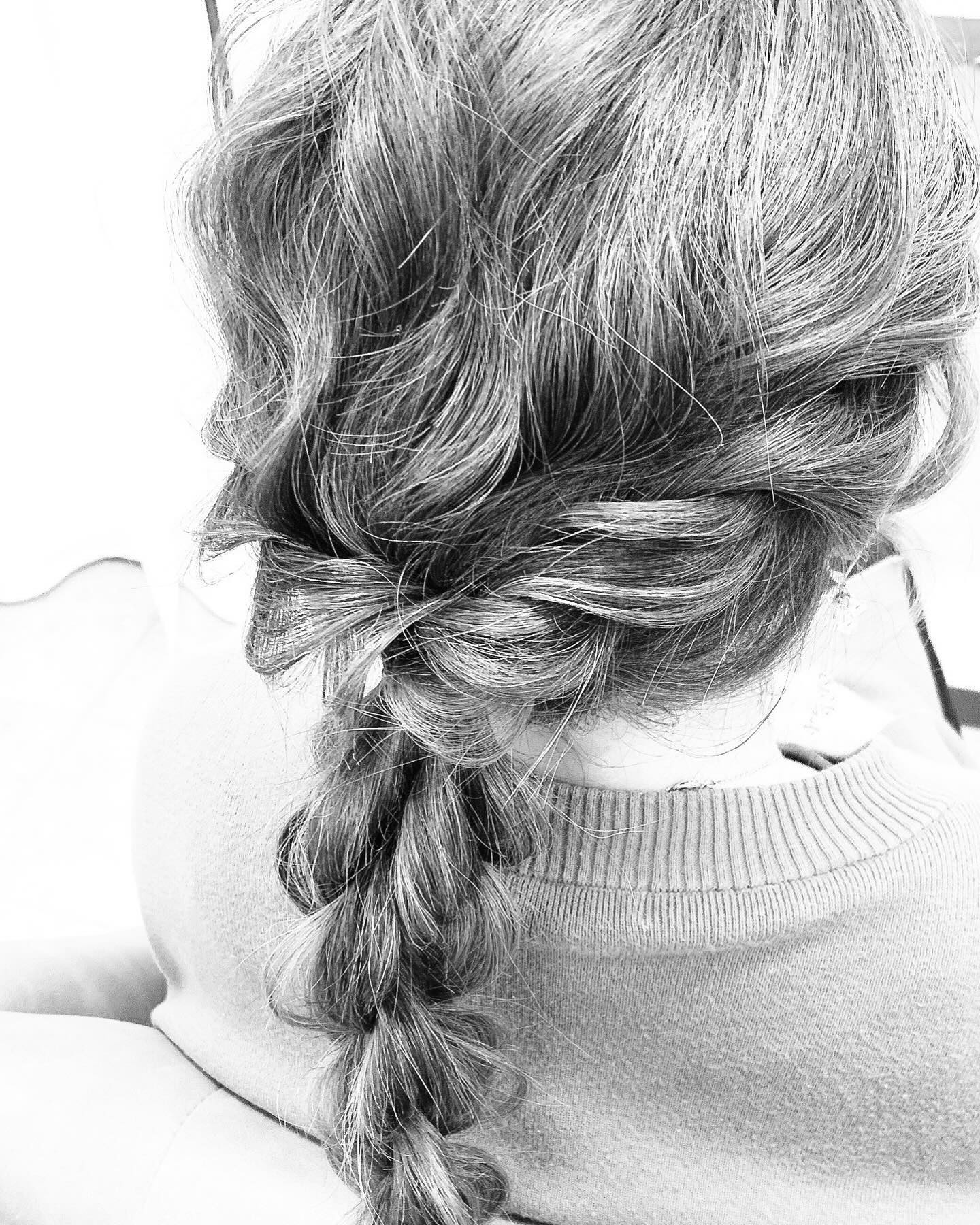 すすきのへお越しの際は是非一度ご来店下さい@clubgalle2580 #東陽企画グループ #東陽企画 #トキオ観光 #第21桂和ビル #第21桂和ビル6階 #くらぶ我礼 #クラブ我礼 #我礼 #クラブガレ