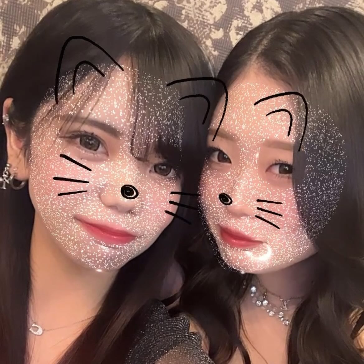 いつだかのみゆとの写真を
掘り出してきました🫨
華金ですね！！飲みべ100です！！
お待ちしてまーすっ🫶🏻🫧