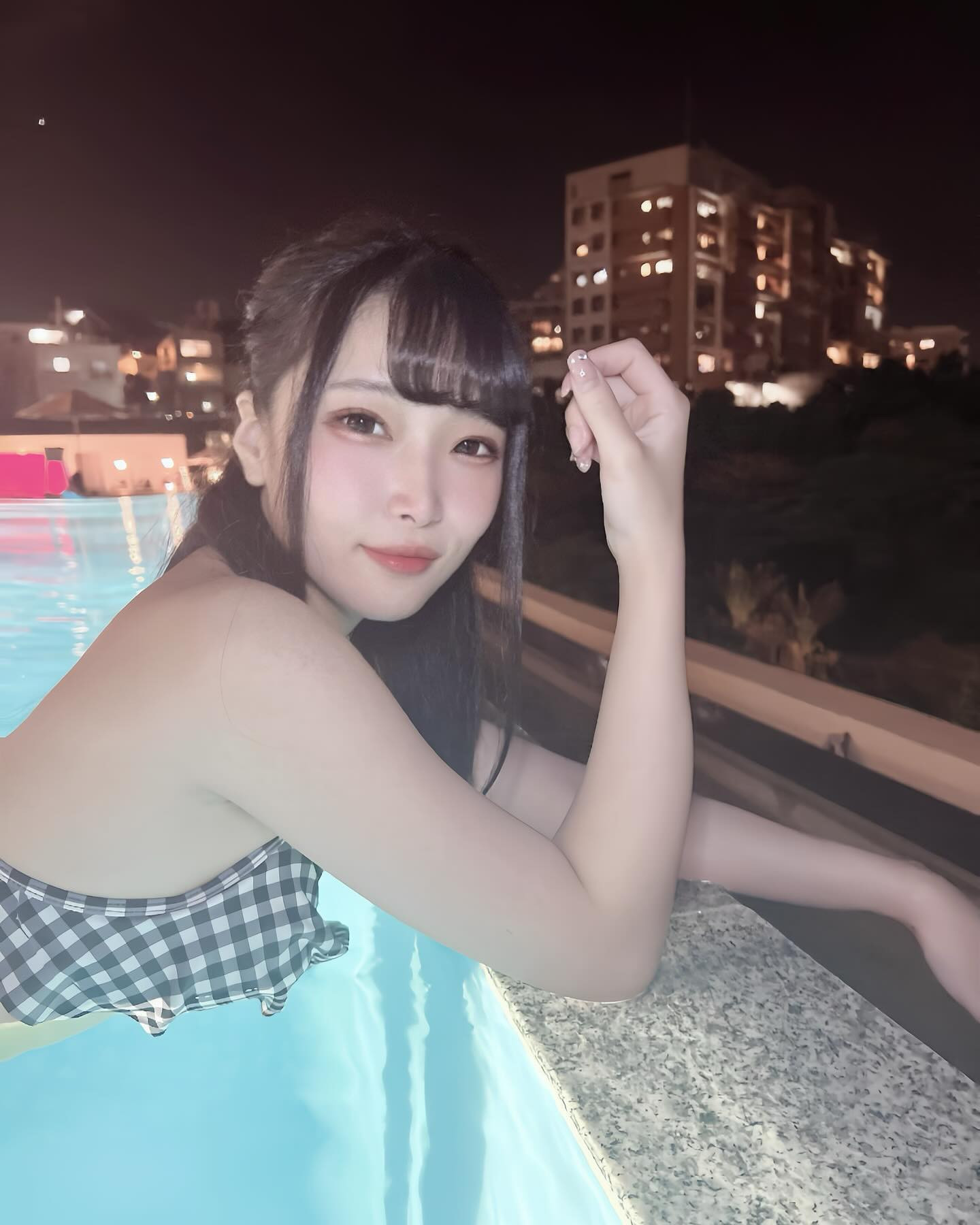 本日もゆるーくしゅっ☁️
彼女とプール来たに使ってイイよ🌺

南4条西3丁目第一Gビル3F 
Club MOULIN ROUGE-ムーラン・ルージュ-

☁️星乃　そら☁️

@hibiki.group
@moulinrouge_sinseigroup
.
#HIBIKI #HIBIKIグループ #スタイル抜群 #美人 #美女 #かわいい #可愛い #癒し系女子 #大人可愛い #お酒好き女子 #キャバクラ #ニュークラブ #クラブ #ラウンジ #夜職女子 #すすきの #北新地 #銀座 #西麻布 #お酒好き