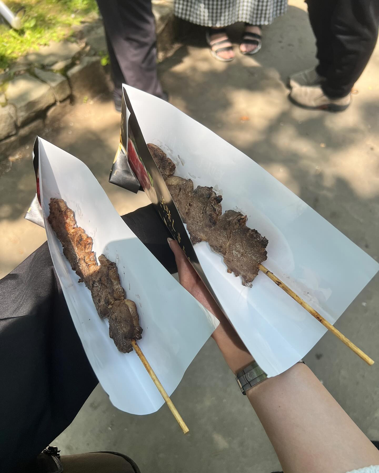 こんにちは☆

今日は札幌まつりに行ってきましたぁ〰️✨

暑くて人もたくさんいましたぁ〰️☆

牛タン串、きなこもっち、チョコバナナマシュマロです✨️✨️

 #札幌 #すすきの #クラブ我礼 @clubgalle2580