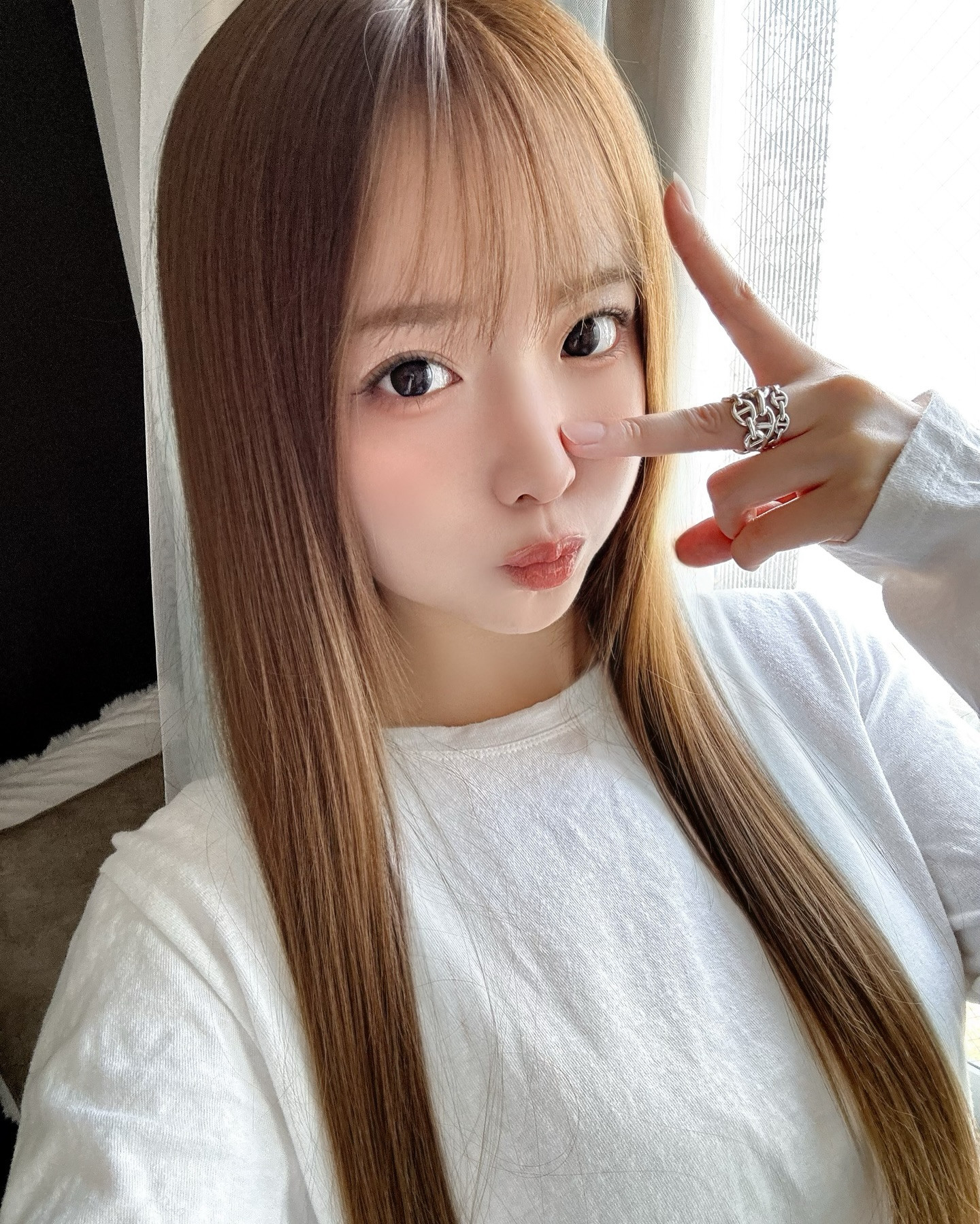 休日ナチュラルメイク🍊
お休みの日は、にんにくたくさん食べられるから好き

┈┈┈┈┈┈┈┈┈┈┈┈┈┈┈┈┈┈┈┈┈┈┈
かのん🐼🍼 @pandanobabychan 
⁡
札幌市中央区南5西3オークラビル2F
@rymansbar_susukino で会えます🎟
⁡
出勤確認はDMか当店に
お電話お願いします📨 011-533-1414
┈┈┈┈┈┈┈┈┈┈┈┈┈┈┈┈┈┈┈┈┈┈┈
⁡
#かわいい女の子 #ナチュラルメイク #ストレートヘア 
#すすきのキャバ嬢 #北海道グルメ #すすきのグルメ