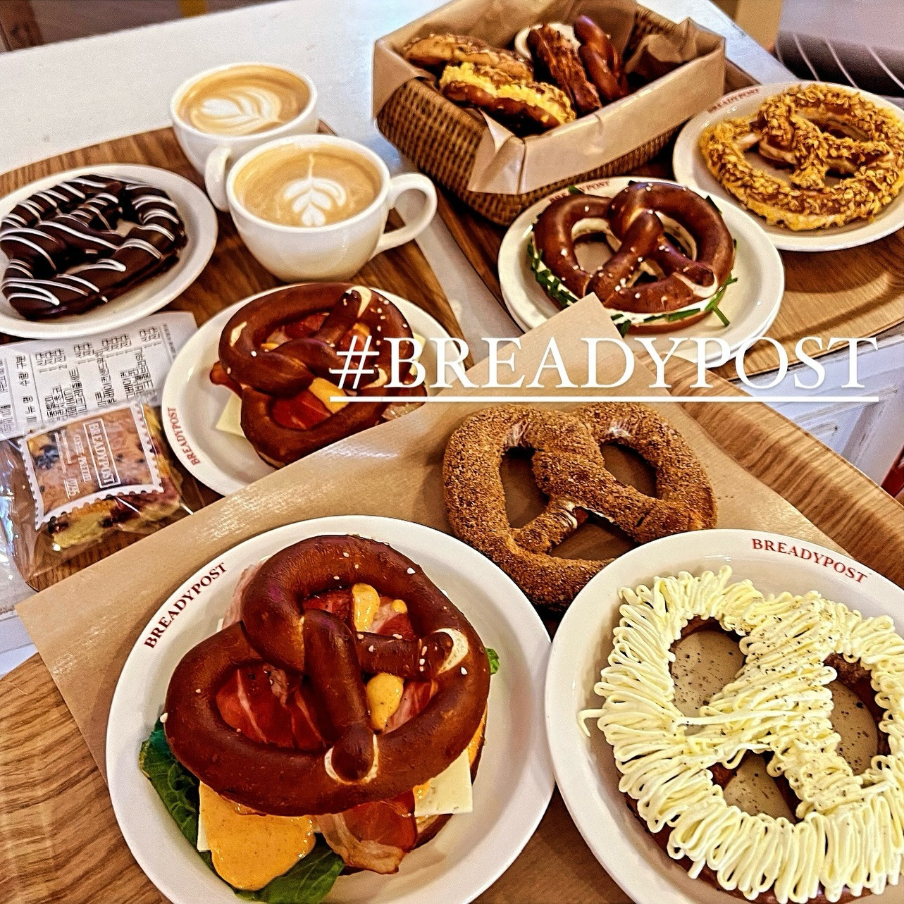 .
4月5月6月と毎月渡韓して今回こそは絶対行こうと思っちょったプレッツェルカフェ #BREADYPOST 🥨˖*
1番人気、バターペッパーがお気に入り...♡