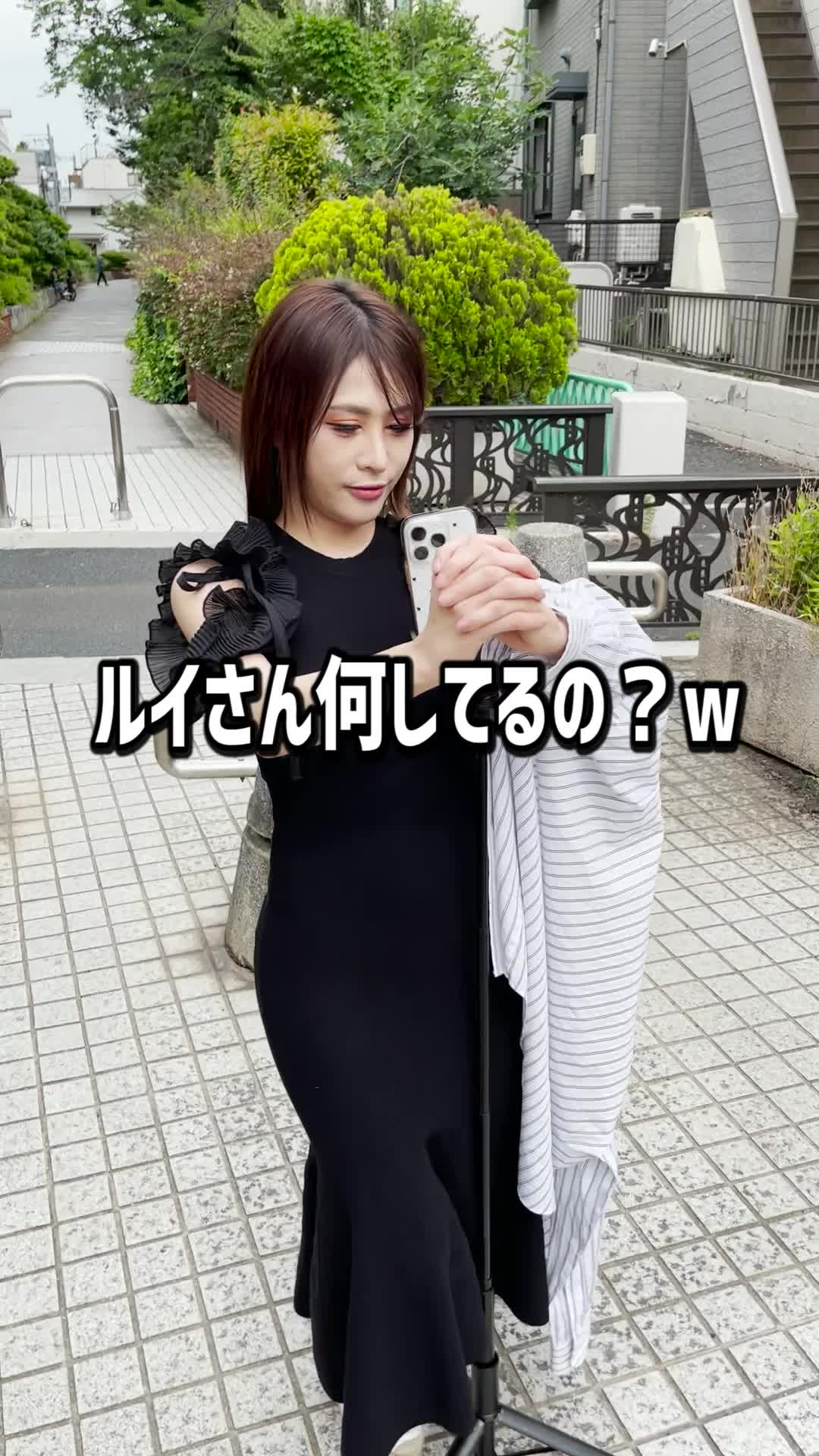 リア充ごっこしてたら小さい子にめちゃくちゃ見られて、👧『一緒に映ってもいいですか？』って言われた笑笑 #リア充ごっこ #キャバ嬢 #カップル