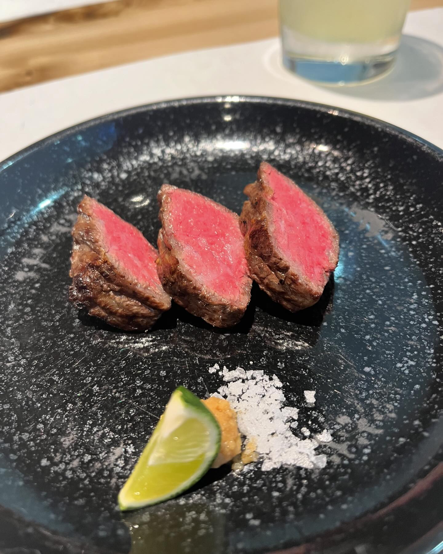 すすきのに、メガネでご飯行っちゃった👓
初！！なんか変なドキドキ笑笑

だいぶ、目も良くなったので今日はコンタクトしてみようかな〜
ちょっと怖いけど🥹

@clubgalle2580 
#club我礼#すすきの#第21桂和ビル6階