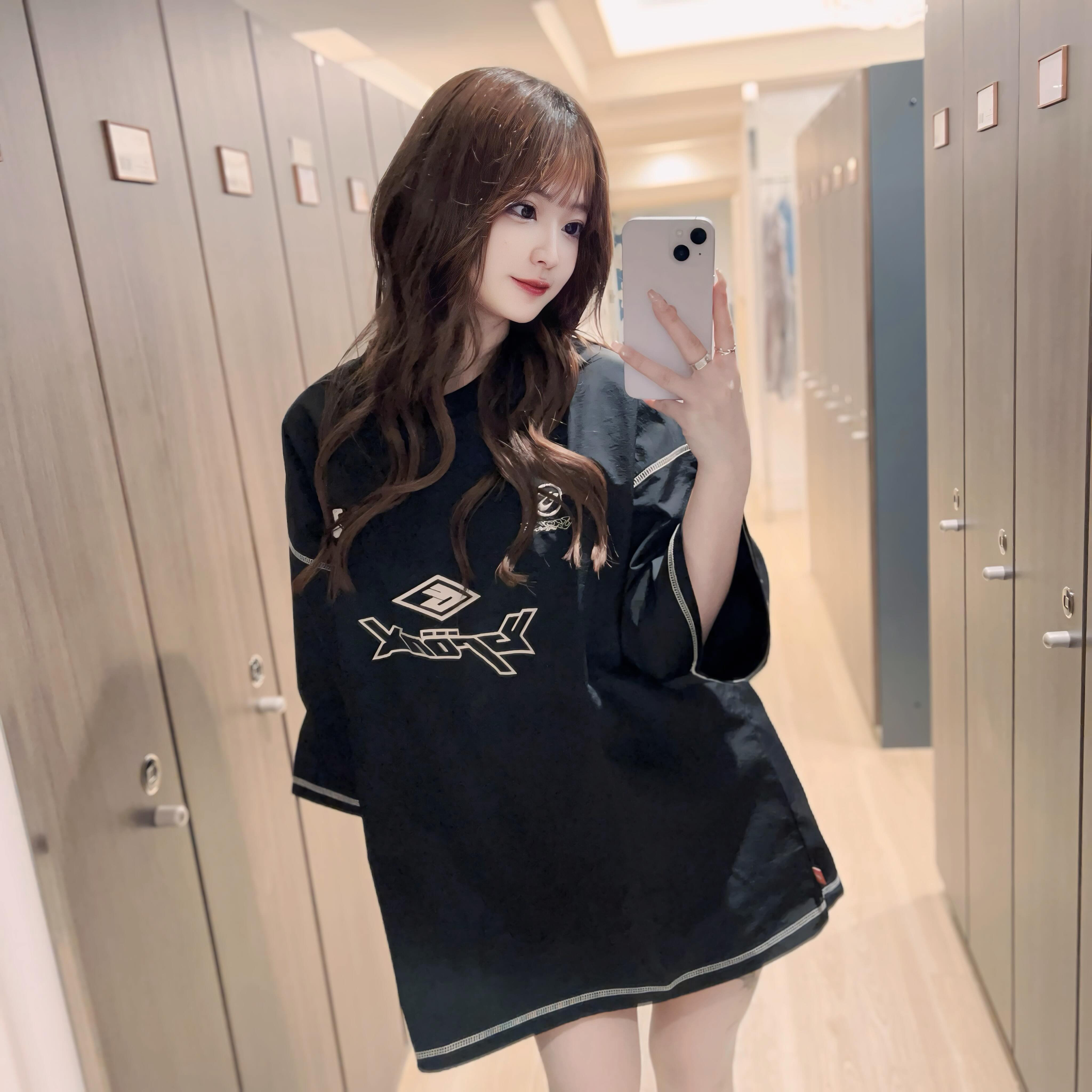 たまには全身💭
メンズライクな洋服が好き❕❕

#バルセロナグループ #桃李 #札幌 #すすきの #ススキノ #キャバクラ #キャバ嬢 #キャバクラ嬢 #ニュークラブ #ニュークラ #ニュークラ嬢 #キャバ #ラウンジ #ラウンジ嬢 #ガールズバー #すすきのキャバクラ #すすきのキャバ嬢 #すすきのグルメ #札幌旅行 #北海道観光 #美人 #美女 #可愛い #可愛い女の子 #銀座 #六本木 #北新地 #錦 #中州 #いいね返し