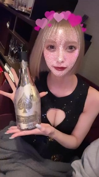 幸せすぎました（ ; ; ）

#ニュークラブ #ニュークラ #キャバ嬢 #キャバクラ #ホステス #札幌 #すすきの #中洲 #錦#いいね #ドレス #かわいい #ススキノ  #飲み屋 #selfie #l4l #大阪 #国分町#ミナミ #ヘアメイク #instagood #likeforlikes #followme #f4f #TikTok #夜遊び#Amon #ゲーム女子#veila