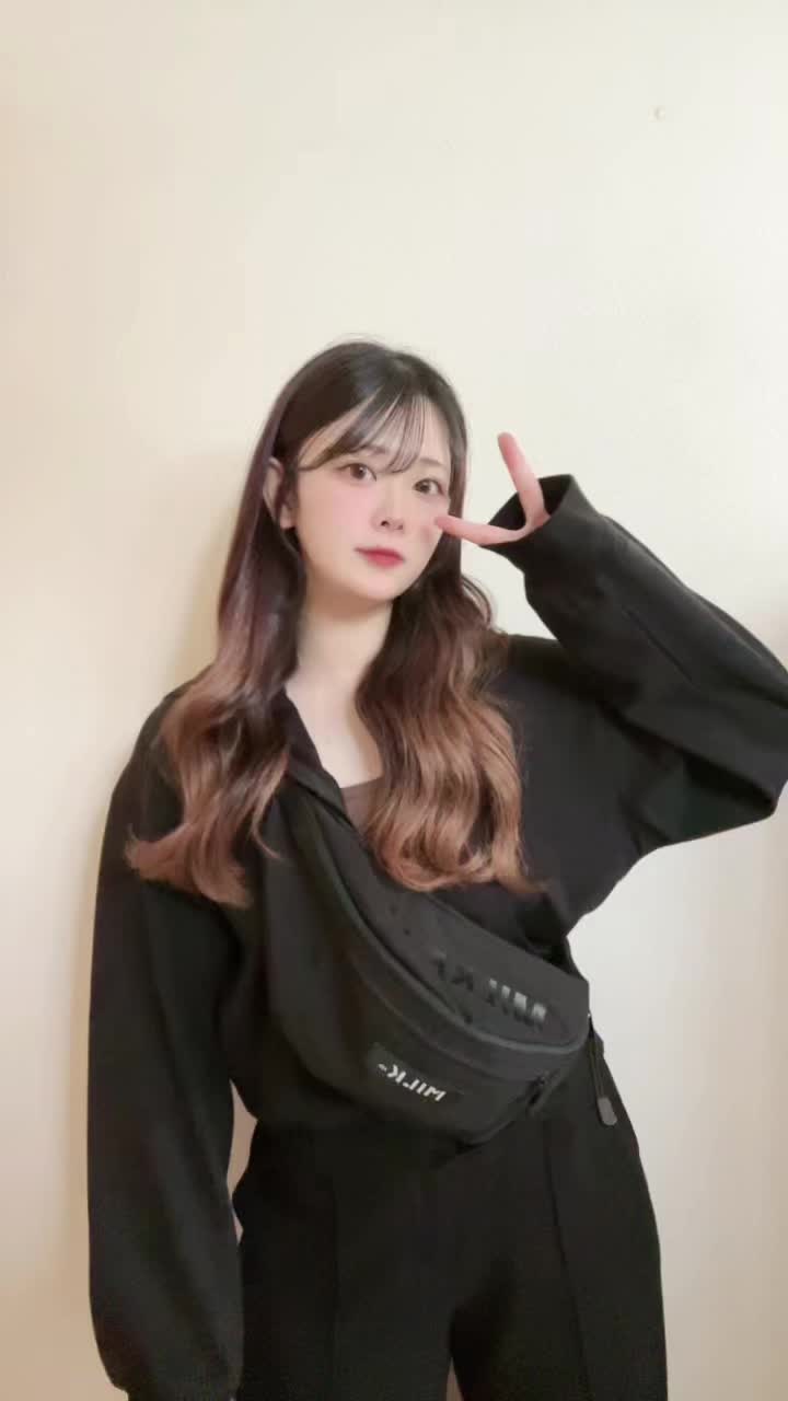 学生時代は白ばっか着てたのに最近は黒多め🐾#北海道 #おすすめ #00 #ライバー #fyp