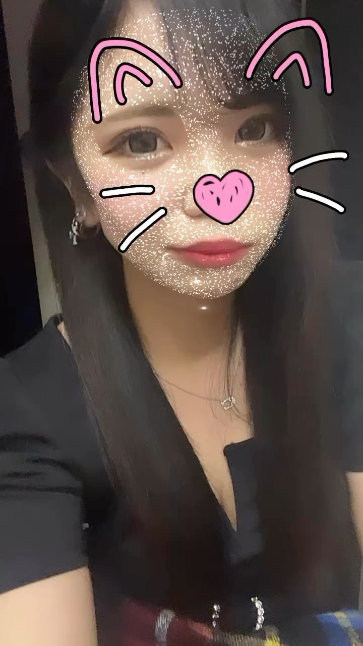 あつーい！！！🥵
暑かった日のビールは美味しんだろーな🤤
出勤してます🫶🏻