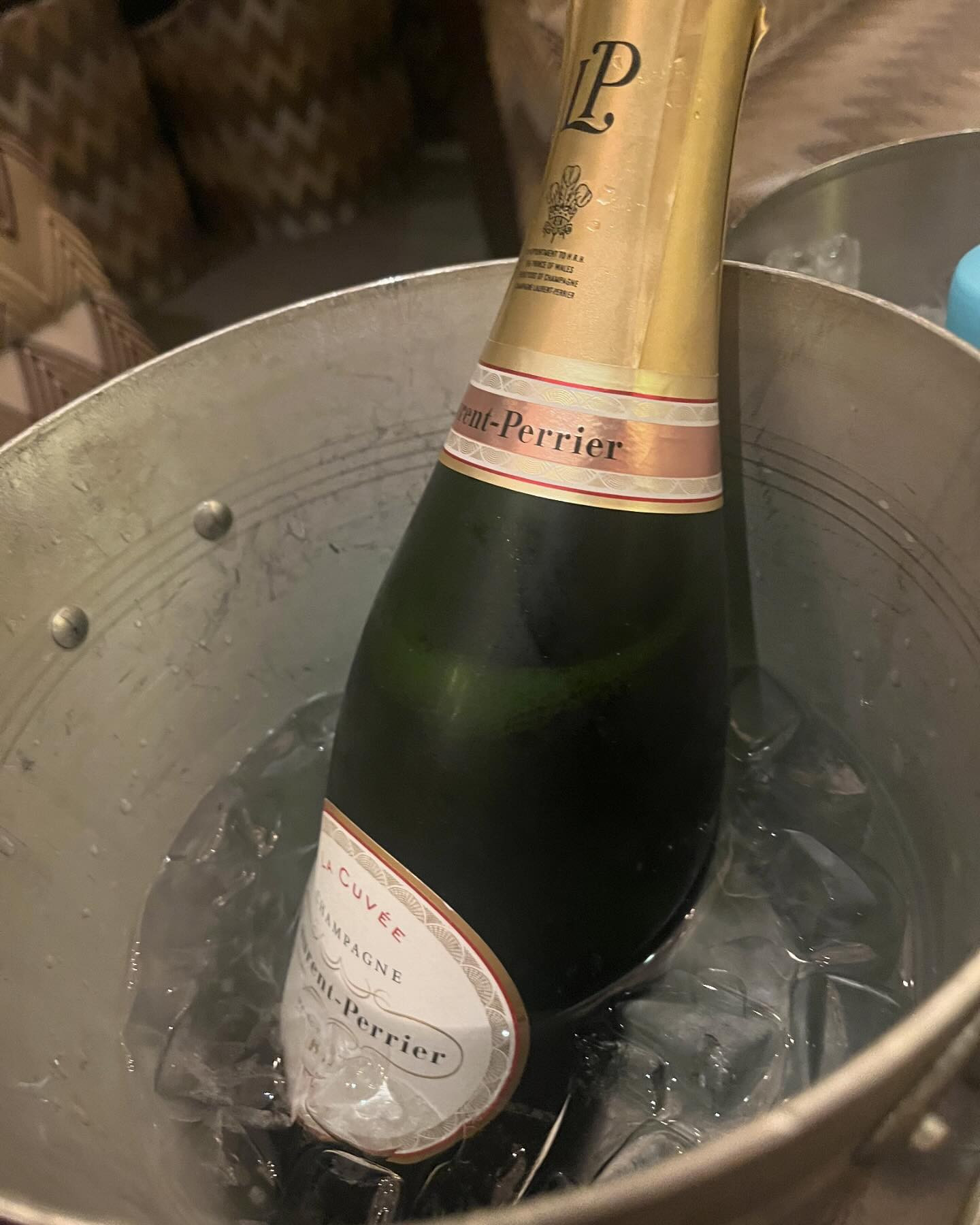 周年1日目🍾
楽しい1日でした😊✨✨

周年2日目も楽しく過ごしましょう👗🍾

@clubgalle2580 
#東洋企画#東洋企画グループ#トキオ観光#club我礼#すすきの#第21桂和ビル6階