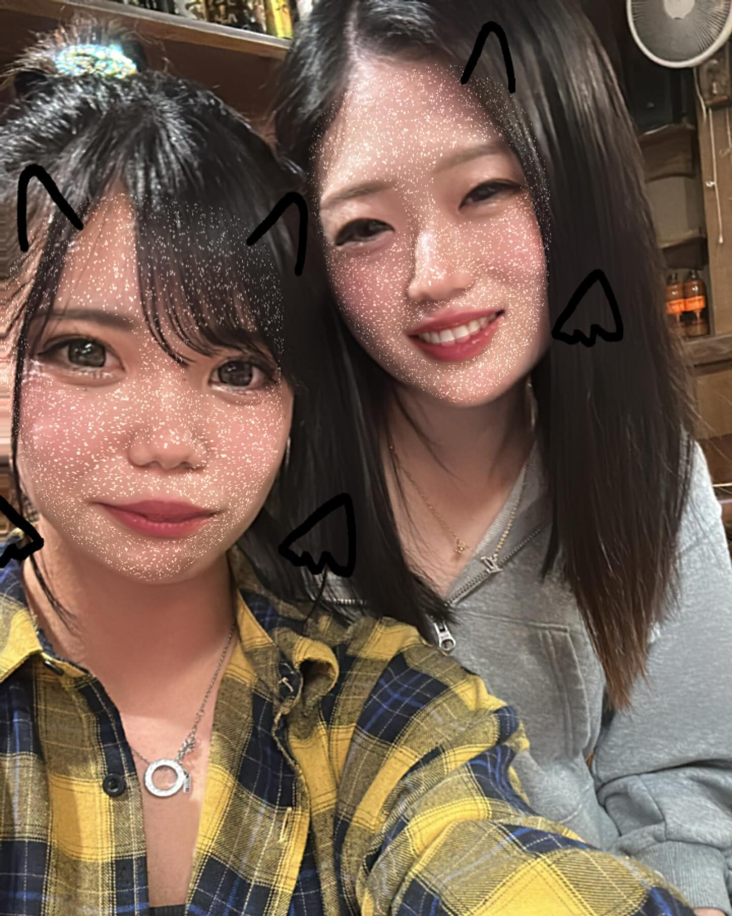 そこら辺のカップルより仲良いのでは、と最近思います☺️
元気に出勤ですー！
華金で晴れということは是非遊びに来てください🌟