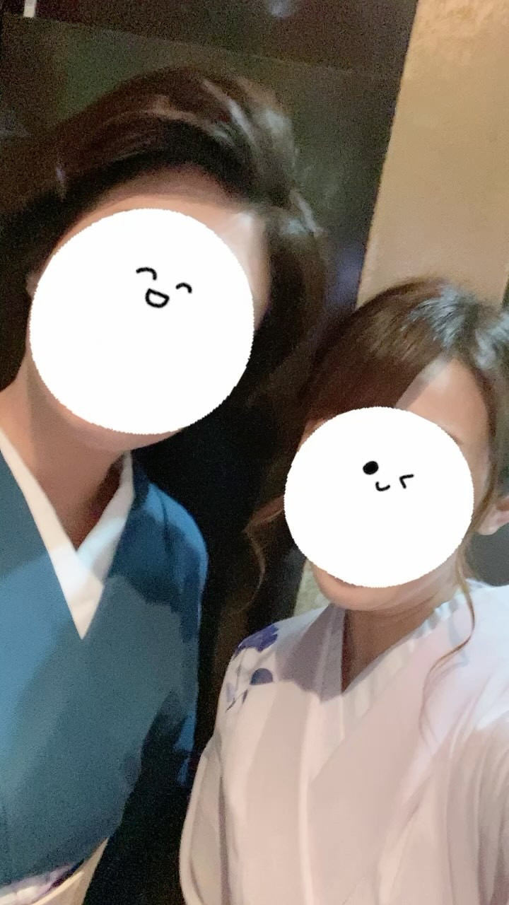 昨日は久しぶりのお着物🎶

今日は周年二日目✨
楽しみます♡

@rin_matsumoto.galle 
@clubgalle2580 

#クラブ我礼#すすきの
#周年祝い #周年イベント