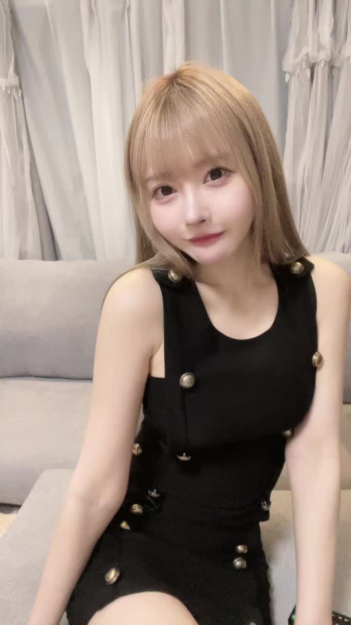 いぇい🤘🏻今月誕生日なの　#キャバ嬢 #すすきの