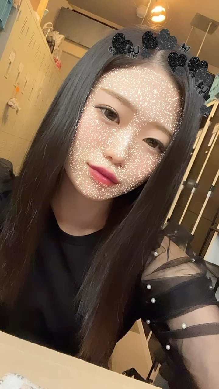 いつもどこ見てるんだろう？
8時半からおりますっ
是非遊びに来てください🌟