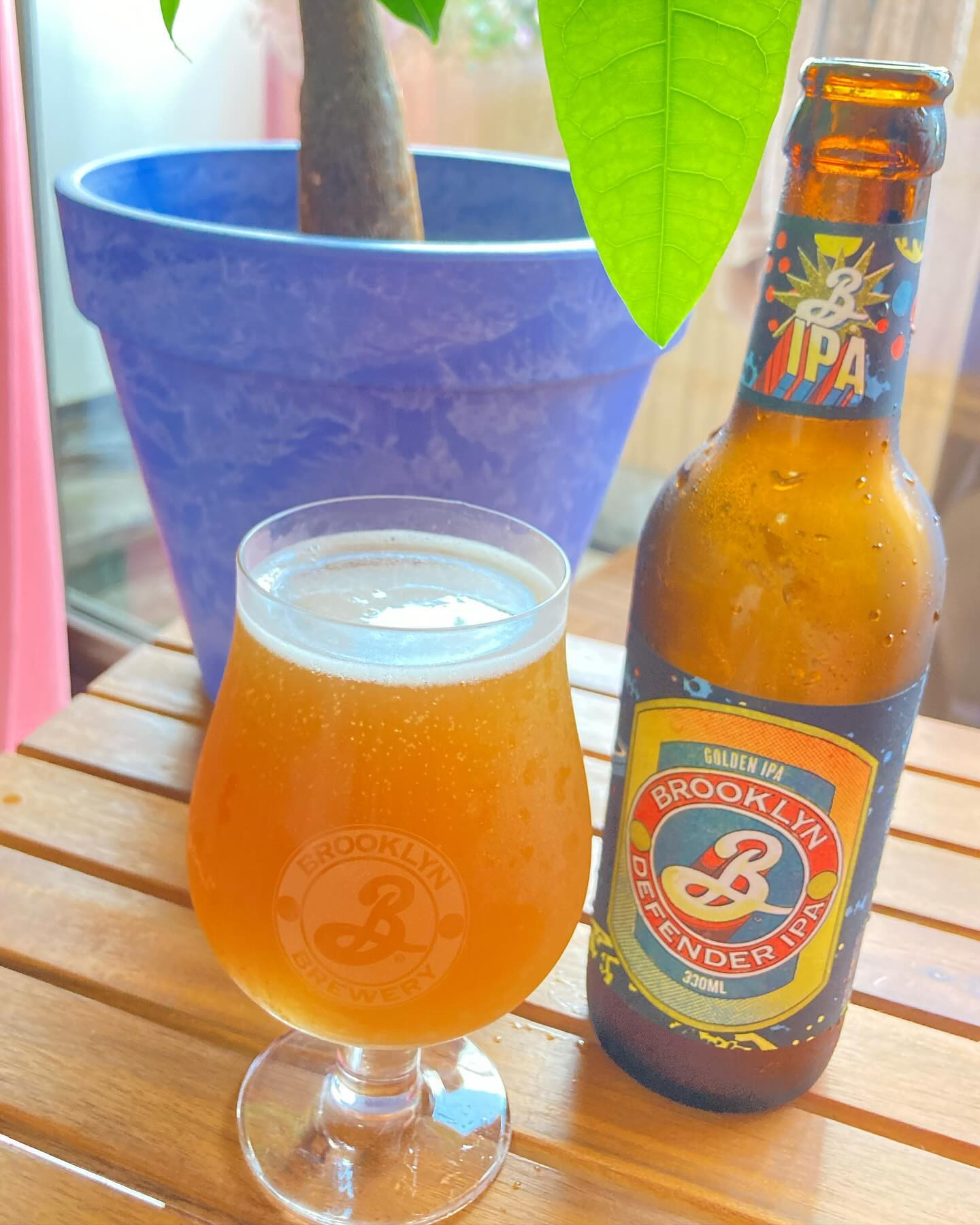 🍺ブルックリン IPA🍺
専用グラスで家飲み🍻❤️

しっかりIPAなかんじ！
でもフルーティーでもある

IPAってなんだろね
IPAってつくとしっかり苦味があって濃いなぁってイメージ

こちらは友達に誕生日に貰ったビール🥳

みーんな誕生日にビールくれるから1月ビールいっぱいになるんだけど

夏まで置いておきたい気持ち笑笑

やっぱりビールは夏に消費したい🤤🍺

#ビール
#ブルックリン
#キャバ嬢
#志木