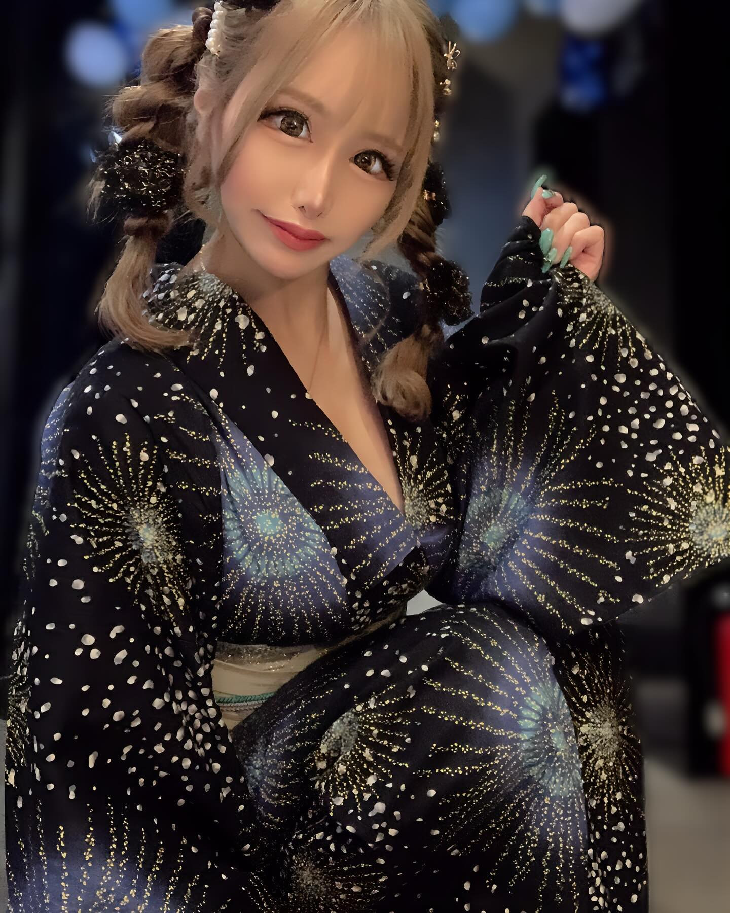 浴衣イベント2日目💙💛🧡

.
.
.
.
.
#キャバ嬢 #カチモリヘア #浴衣 #夏 #加工 #花火