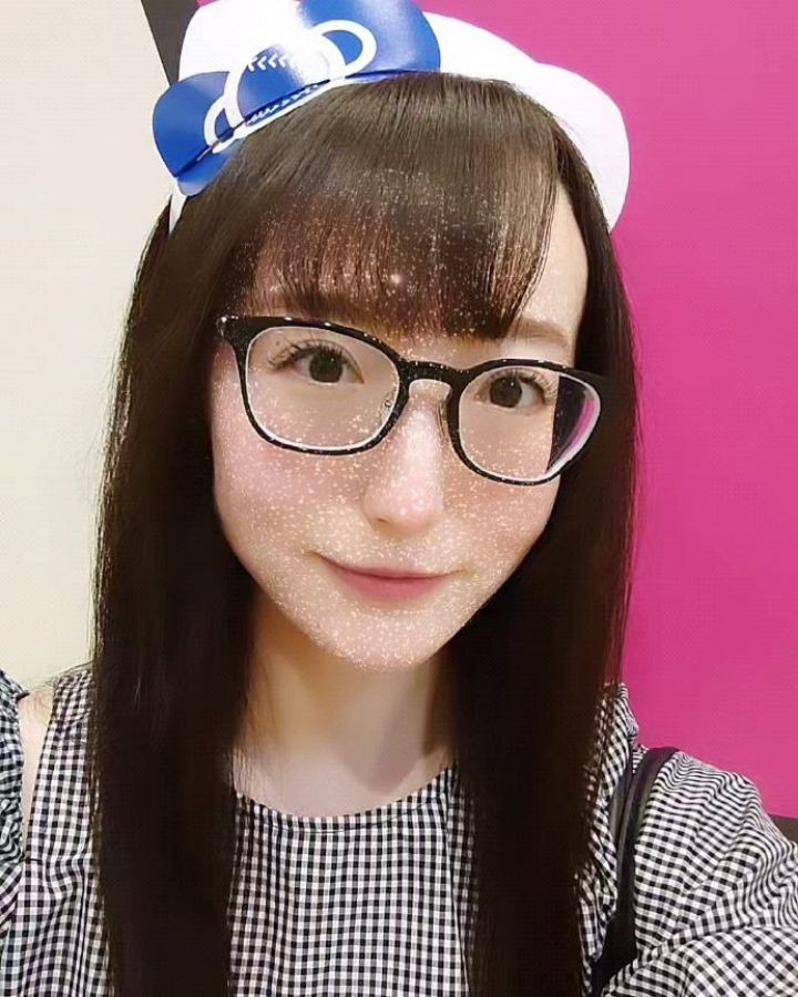 .
タイミングあれば行ってみようかなーと思ってたAOAO🐧

おしゃれ空間で、水族館です！というよりは水槽があるコワーキングスペース的な感じかな？？

夜行ったから落ち着いた雰囲気だったけど、昼は照明も明るくなるみたい🧐

写真見た感じは夜のほうが好き✨

休憩スペースたくさんあるし、授乳室、キッズスペースもあるから子供連れの方でも楽しめそう🙆

休憩スペースにはその時期のお花があったり
まなみが行ったときはまだ春だったから桜

ちょうどペンギンの赤ちゃんが生まれた時期らしく、かわいいカードをもらえたよ💕