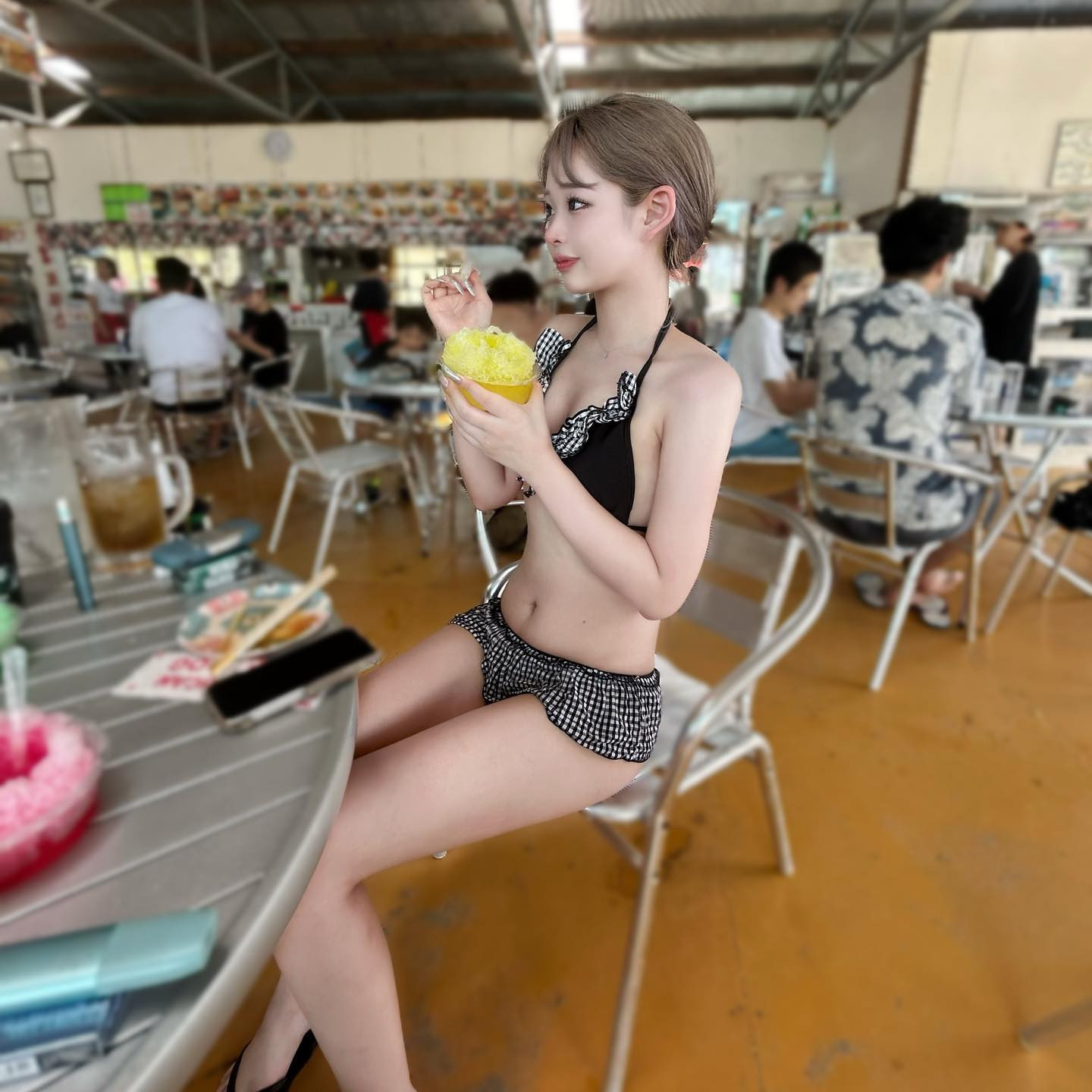 かき氷で味当て対決して買ったよ🍧💛
レモン味美味しかった🍋🌟

#キャバクラ #キャバクラ嬢  #キャバ  #キャバ嬢  #キャバクラ好き  #キャバクラ好きな人と繋がりたい  #新宿 #歌舞伎町 #歌舞伎町キャバ嬢  #歌舞伎町キャバクラ  #新宿歌舞伎町  #夜職  #水商売  #金髪  #金髪ギャル  #ギャル  #水着  #ビキニ  #海  #御宿  #かき氷