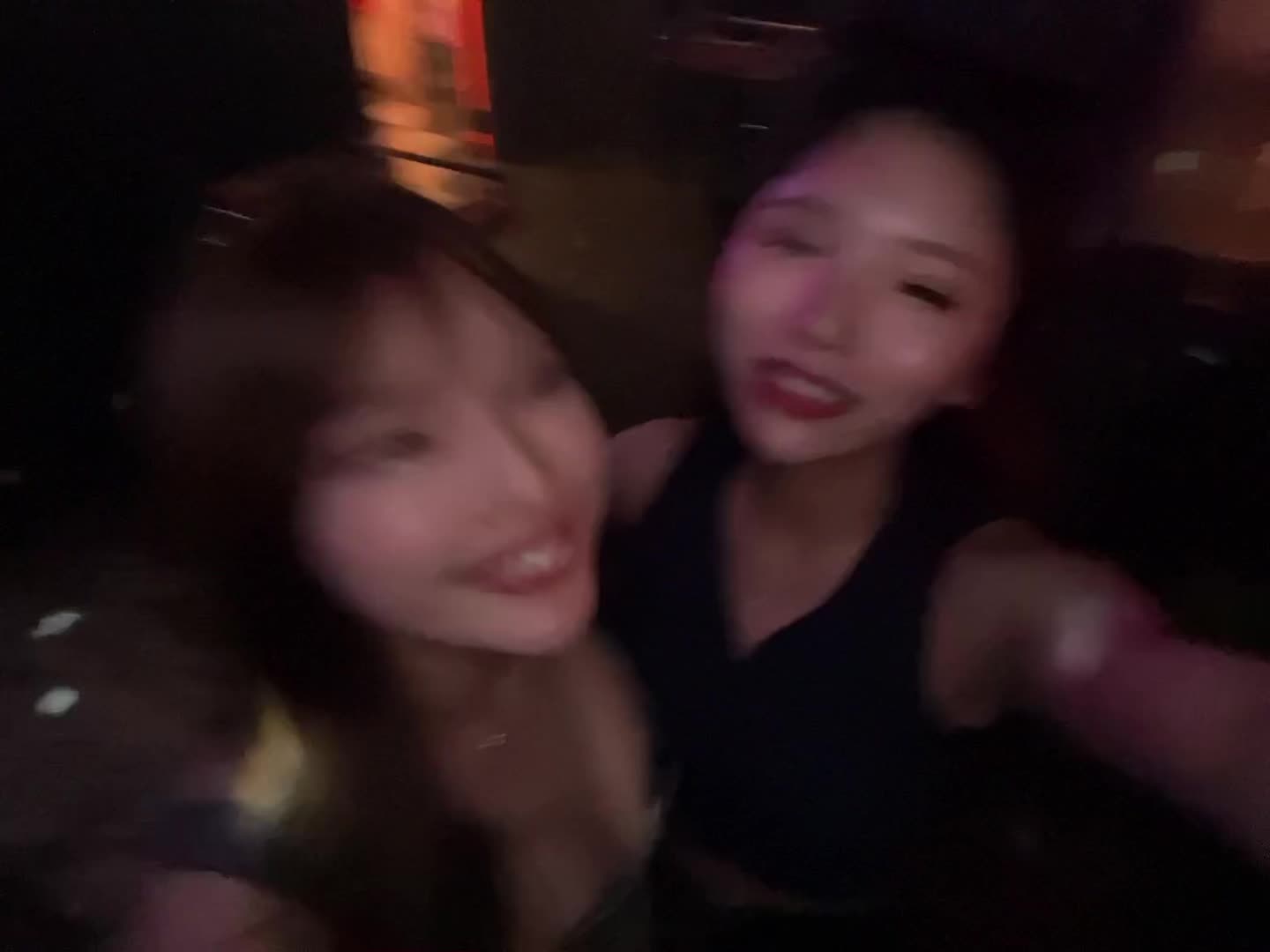 沖縄のクラブ誰もいなくてウチらだけの世界だった