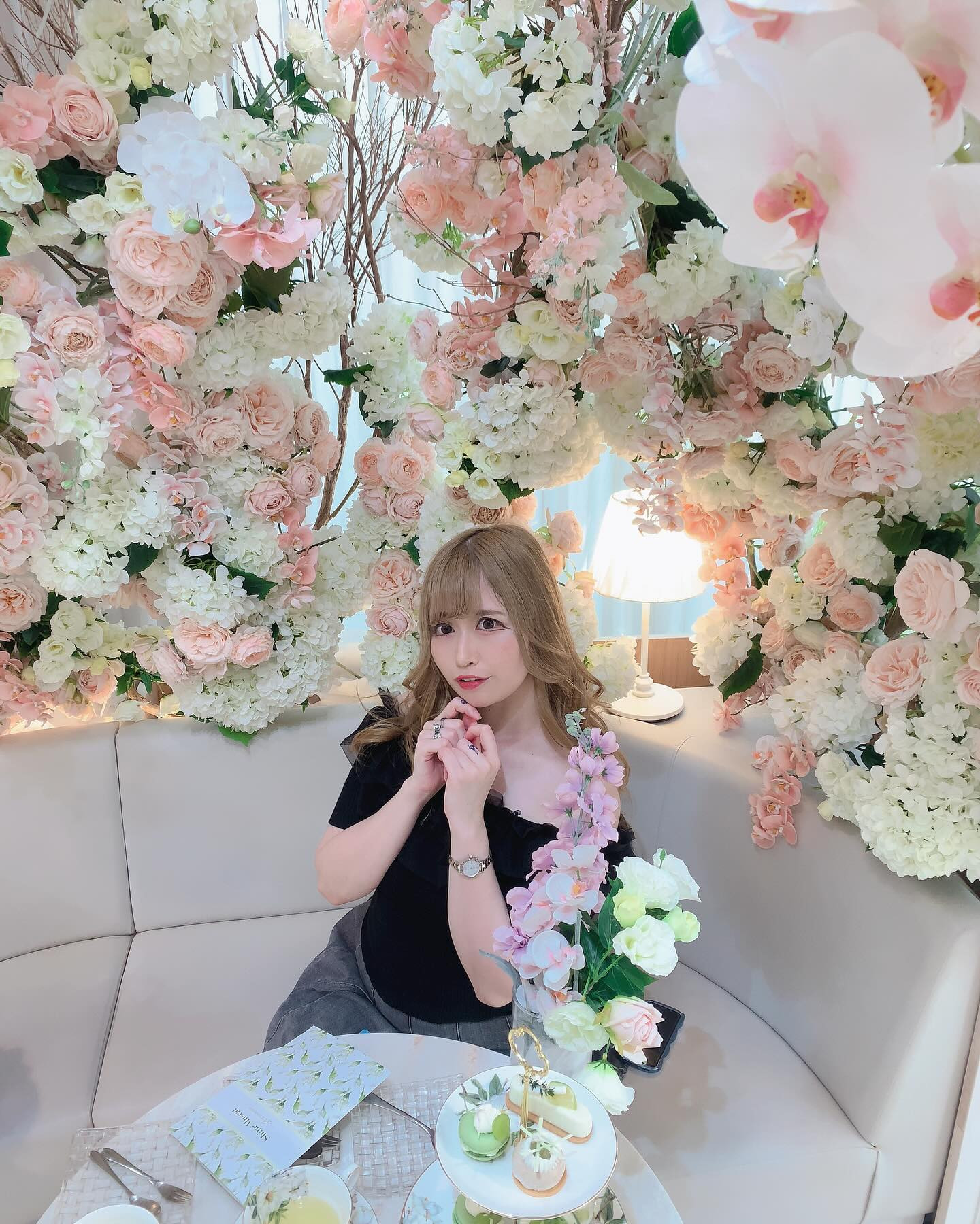 🤍
アフタヌーンティーで癒されてきた🫶🏻
シャインマスカット大好き🥹🫶🏻美味しかったし
可愛いし癒しの空間すぎた💖
.

.
.
#av女優 #セクシー女優 #歌舞伎町 #ガールズバー #歌舞伎町ガールズバー
#キャバ #ホスト #長身女子  #地雷系女子 #地雷女 #高身長女子 #撮影会 #撮影会モデル  #grl #グレイル #instalike #instagood #moskabygingergarden #gingergarden #アフタヌーンティー #afternoontea #シャインマス