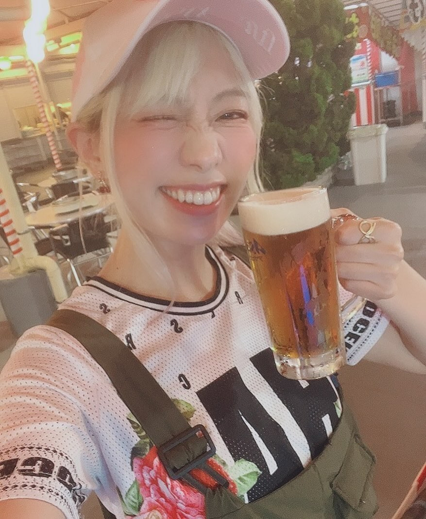 🍺そと飲みビール🍺

外で飲むビールが最高🍺

今日から毎日ビール日記更新するぞー！！！🍻

#ビール
#ビアガーデン
#キャバ嬢
#志木