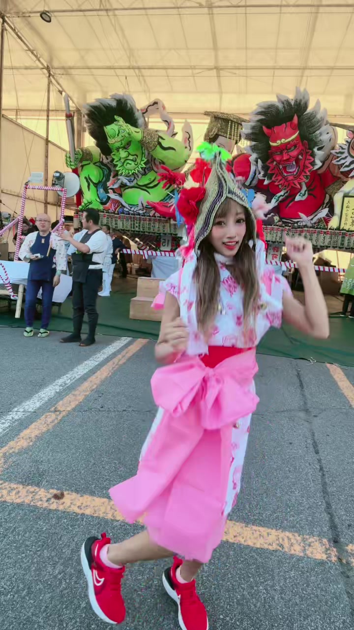 #しかのこのこのここしたんたん #ねぶた #青森 途中から、らっせーら❤️笑