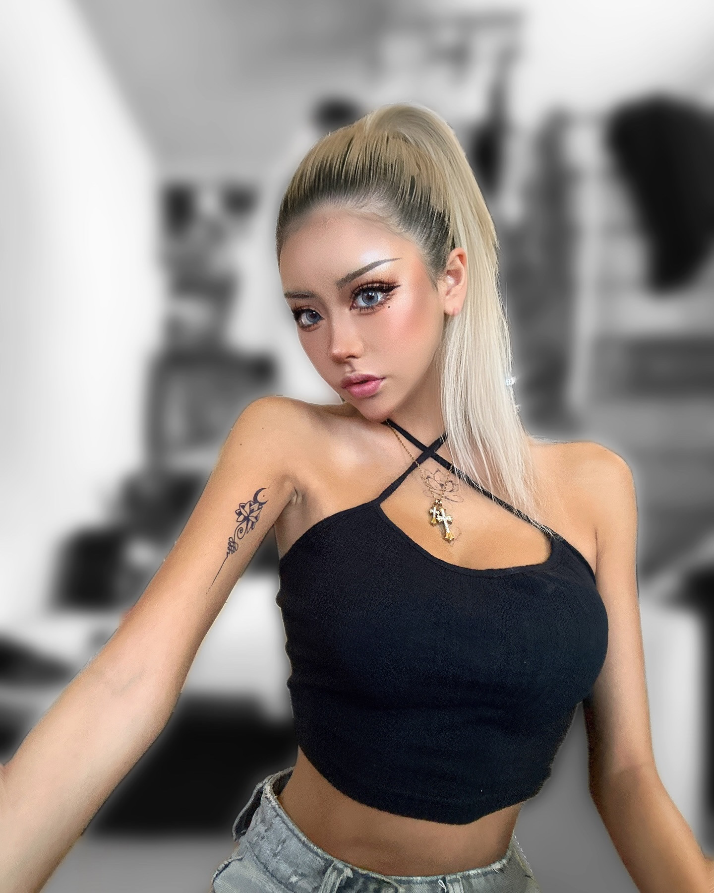 🤍🖤🦋
・
峰 寿リ亜 ｰ 𝐉𝐮𝐥𝐢𝐚 𝐌𝐢𝐧𝐞🌹
・
𝗢𝗿𝗮𝗻𝗴𝗲 𝗧𝗲𝗿𝗿𝗮𝗰𝗲 - オレンジテラス🍊🧡
@orangeterrace.tokyo 
・
AREA: 歌舞伎町／新宿
TEL: 03-6233-8201
MAP: 〒160-0021 
  東京都新宿区歌舞伎町1-2-5
  東陽ビル B1F
TIME: 20:00〜LAST
・
 #キャバ嬢  #キャバクラ  #新宿  #歌舞伎町  #ホステス  #ギャル  #じゅりあ  #オレンジテラス  #六本木  #銀座  #クラブ  #渋谷  