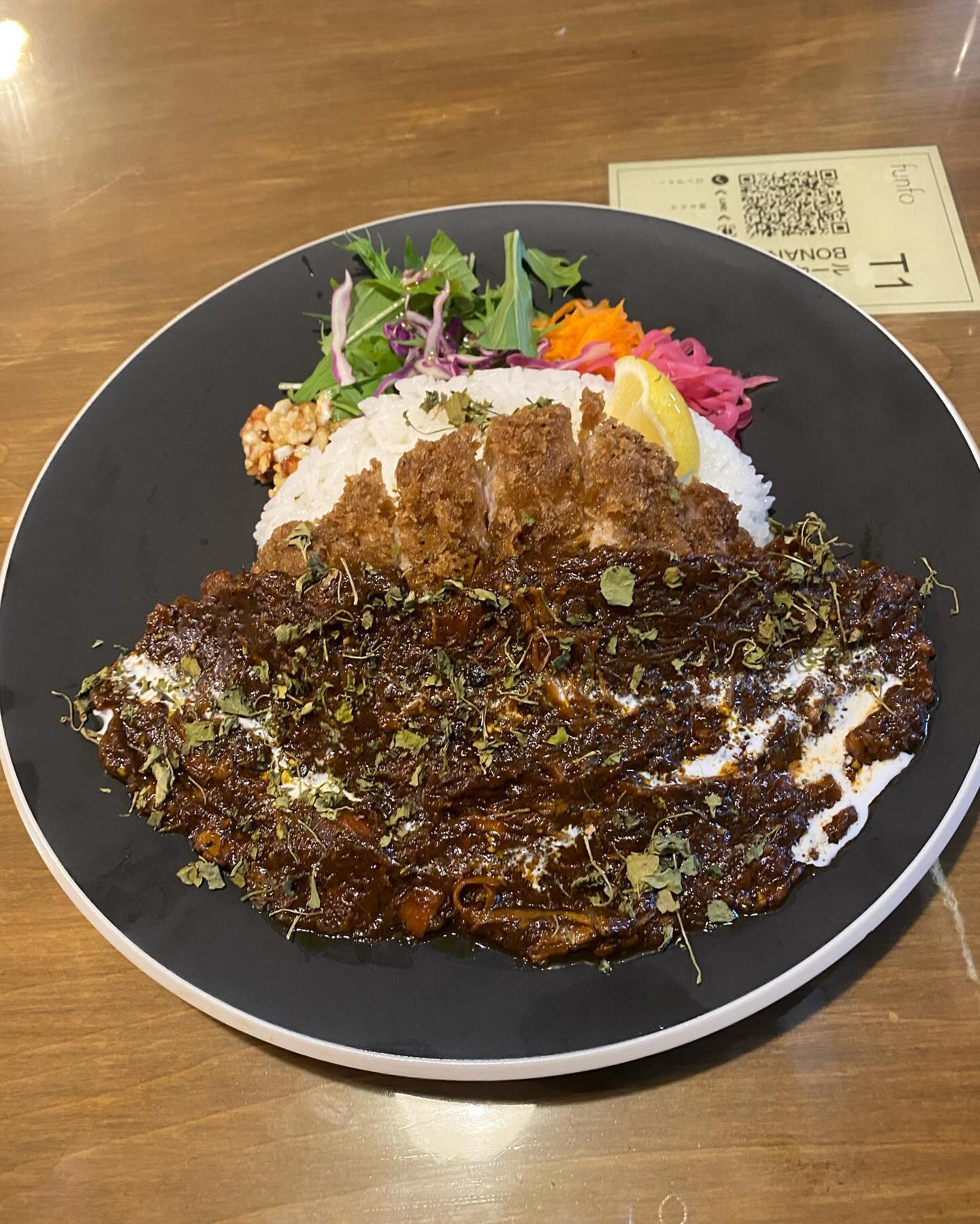 暑くなるとカレーを欲してしまうのは私だけ？

今日も楽しく生きていく♡

@clubgalle2580 
#クラブ我礼#すすきの