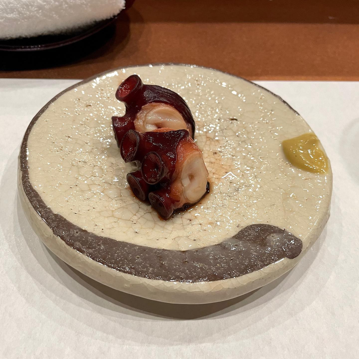 寿司しくら

初めてのお店🍣
つまみ味付けどれも好みだったな〜

夏酒も堪能して最高でした😆

コースだといつもお腹ぽんぽこりん
妊婦さんごっこです🤰(笑)

┈┈┈┈┈┈┈┈┈┈┈┈┈┈┈┈┈┈ 

札幌市中央区南6西4第21桂和ビル6F 
クラブ我礼〜Galle〜 

@clubgalle2580 

┈┈┈┈┈┈┈┈┈┈┈┈┈┈┈┈┈┈ 
ご来店予定の方はDMください💌 

#寿司 #寿司しくら #札幌グルメ #すすきのグルメ #クラブ我礼 #クラブガレ #ガレ #北海道 #札幌 #すすきの #スス