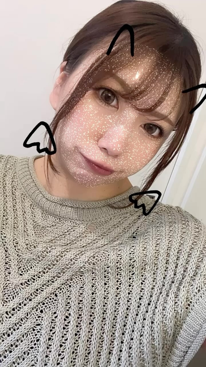 💙

世の中はお盆真っ只中🏮
みんなめちゃくちゃ連休で羨ましい、、笑

毎日沢山のご来店ありがとうございます🫶🏻
今日くらいから割と落ち着きそうだから
ぜひ飲みに来てくださいな🍻

そしてお盆の毎日営業も折り返し地点💡
まだまだ突っ走ります✌🏻

#新潟スナック #古町スナック #snacknodoka #古町キャバクラ #古町クラブ #古町 #セクシー #ギャル #新潟ナイトナビ #新潟 #新潟グラマー #新潟古町 #新潟美人 #夏の思い出 #2024夏 #お盆休み