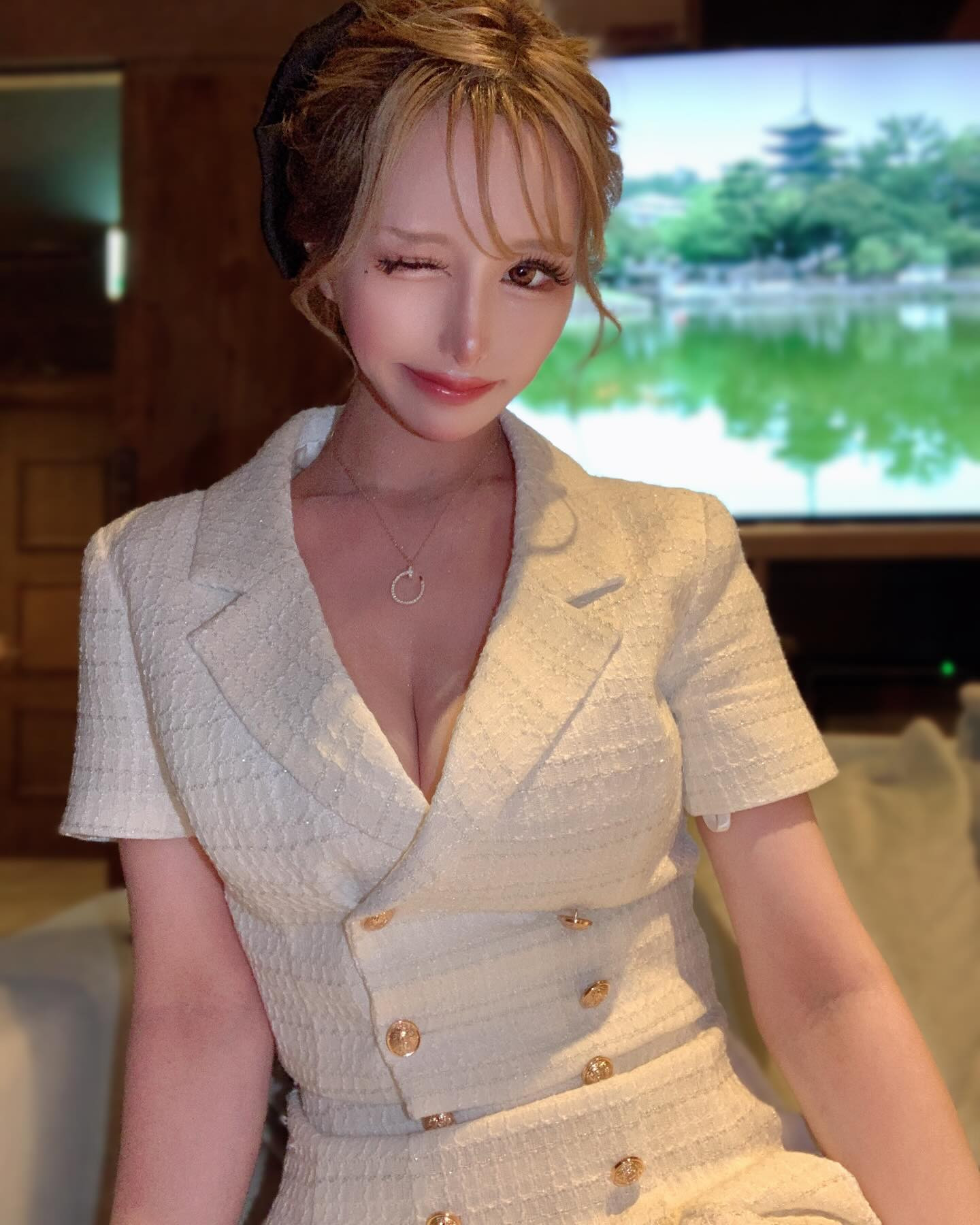 1日24時間じゃ足りないね！

.
.
.
.
.
#キャバ嬢 #加工 #歌舞伎町 #レース #ドレス 
#夏 #8月 #食欲旺盛　#水着 #プール