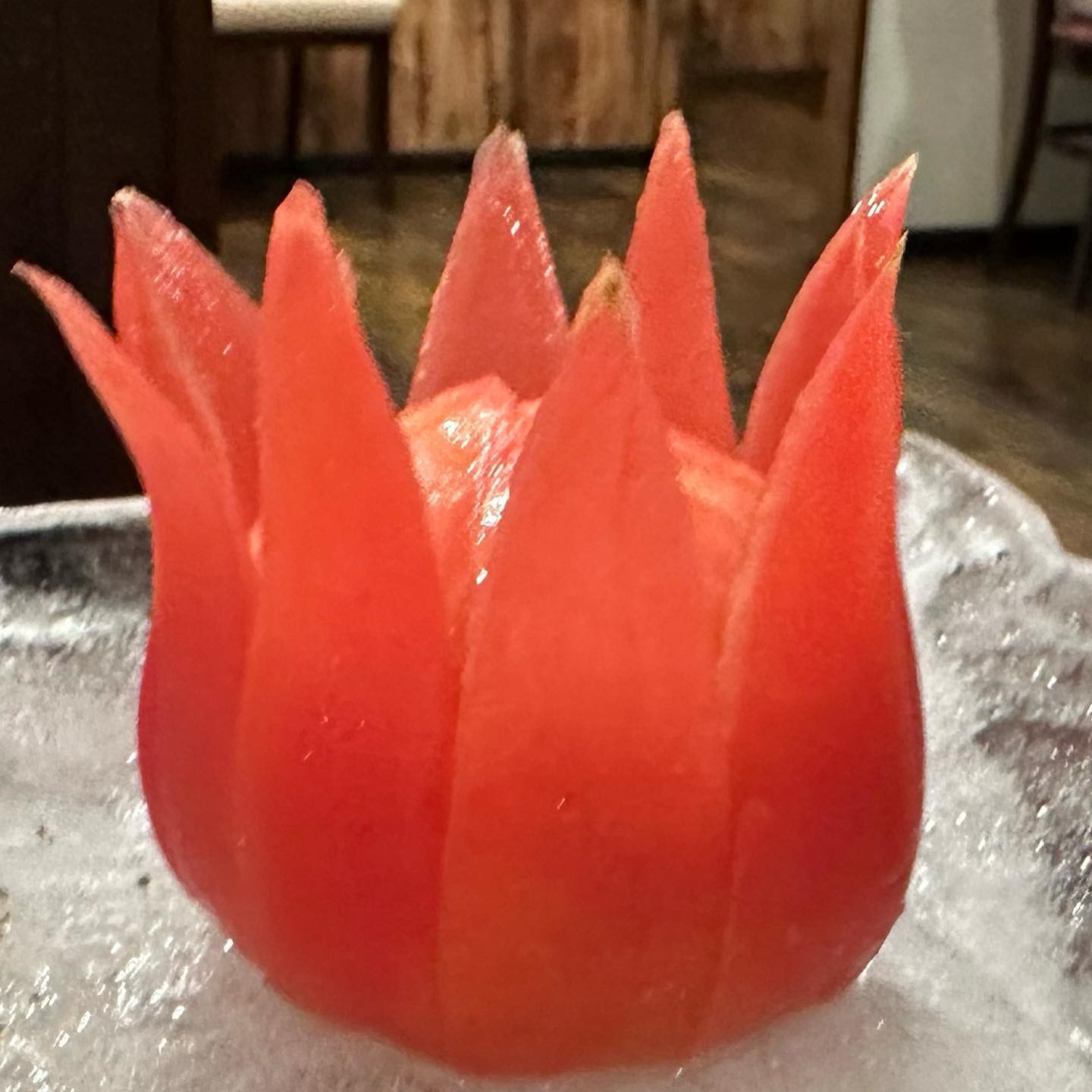 出勤してますー冷やしトマト頼んだらおしゃれすぎた
#函館#ニュークラ