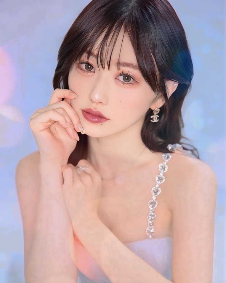 この歌の本家は石川さゆりさんだということをこの投稿時に知る。

蘭○の猛暑日ポスターに使っていただいたことによりこの写真はもうお酒なしでは何か物足りないなと感じてしまっている。

使っていただきありがとうございます。
男性トイレに飾ってあるみたいで君！トイレにいた！！！と言われると複雑な気持ちですが、まあまあ、、、目に入れていただきありがたい🥃