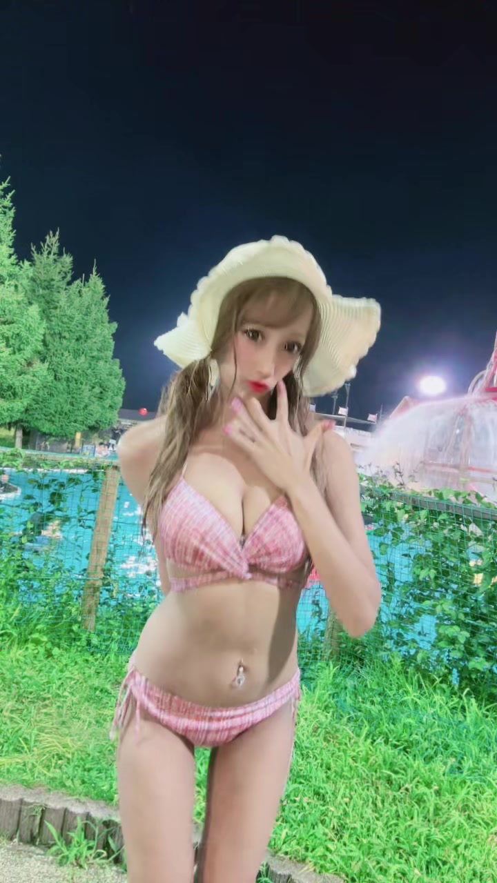 #きゅるりんってしてみて #ナイトプール #水着 サマランのナイトプール👙🌈ᵕ̈*