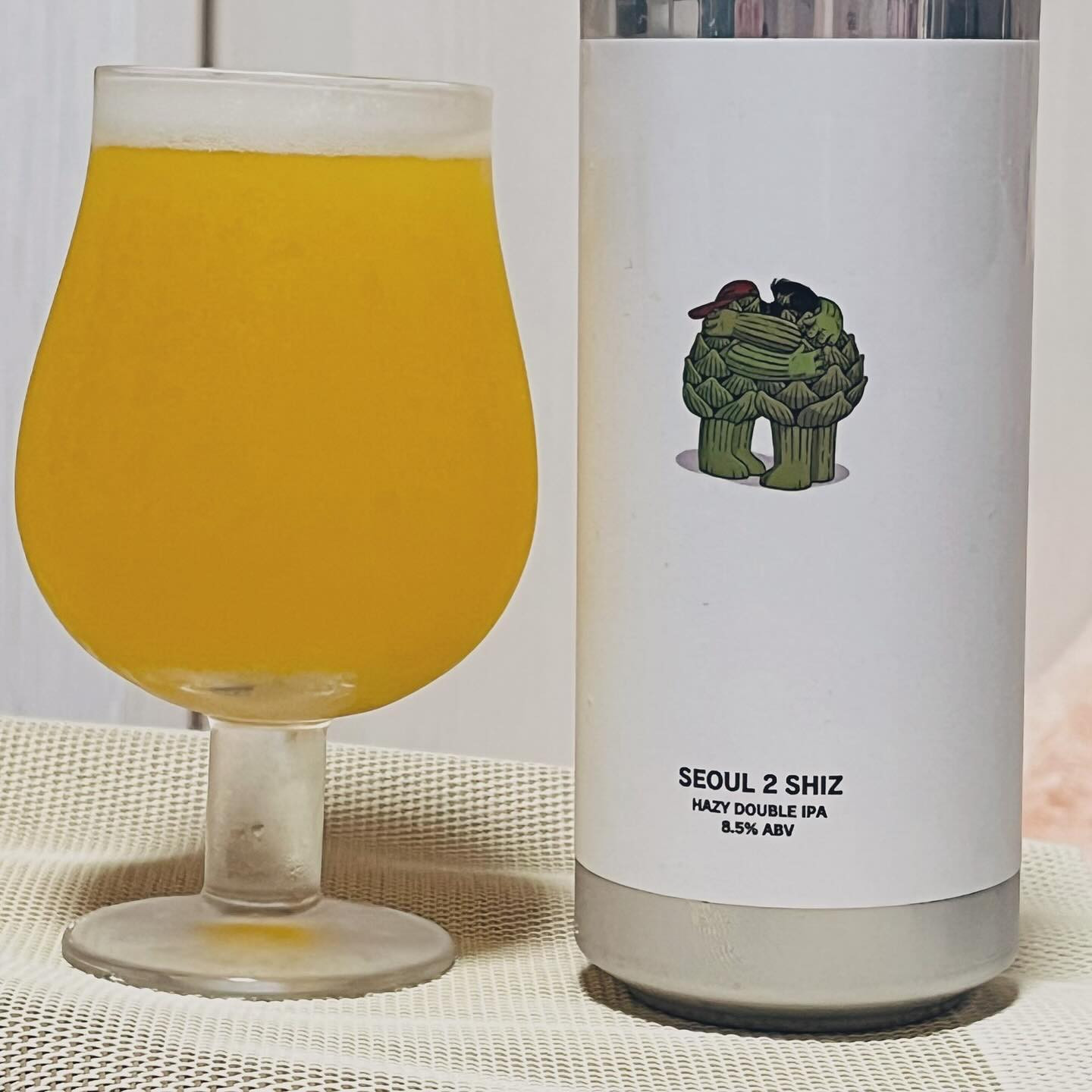 🍺SEOUL 2 SHIZ🍺

ソウルのクラフトビール！
トロピカルと程よい苦味！
でも8.5%のロング缶ビールはくる！！🥴

#ソウル
#クラフトビール
#キャバ嬢
#キャバクラ 
#志木