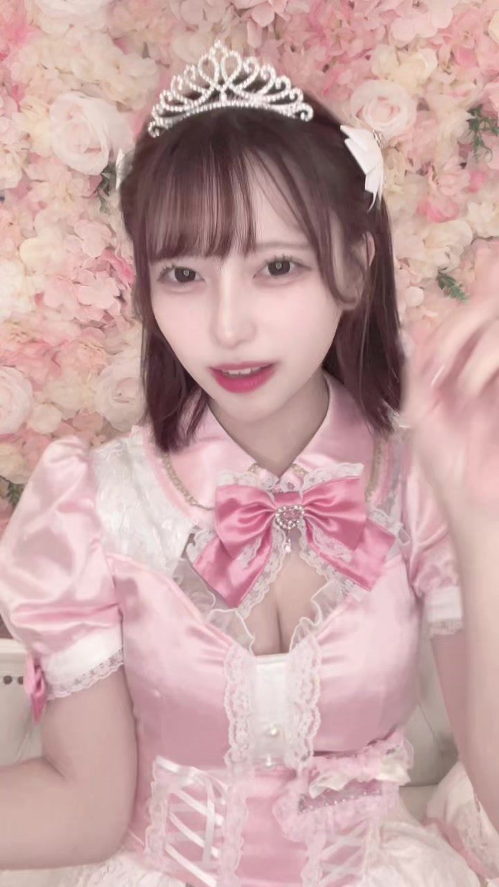 いあちゃん💍@いあ  梅田新規オープン お姫様コンセプトコンカフェ👸 営業時間 月〜木・日　17:00~23:00 金・土　17:00~5:00 #capcut #コンセプトカフェ #コンカフェ #梅田コンカフェ #コンカフェ求人 #大阪 #梅田 #メイドカフェ #可愛い #アンシャトー