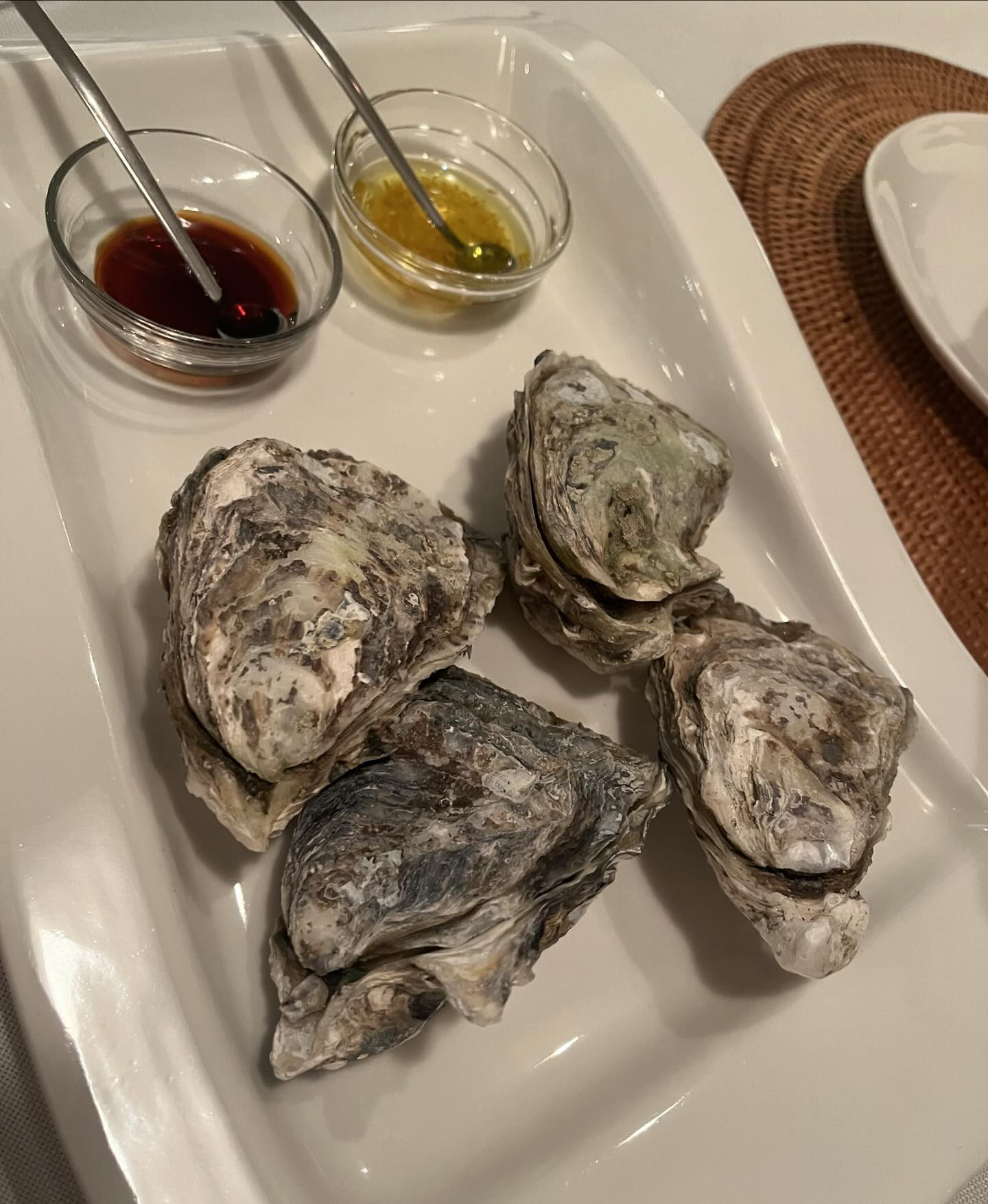 昨日も楽しい1日でした😊✨✨
突然の昔からの友達から連絡が！！昼間は会ってたけど、一緒に飲んだのは久しぶり😄
懐かしかったなぁ〜🥰
20代の頃の私は、ほぼ、毎日記憶がない事が判明😅知らない事ばかりでした笑笑

@clubgalle2580 
#club我礼#すすきの#円山グルメ #牡蠣