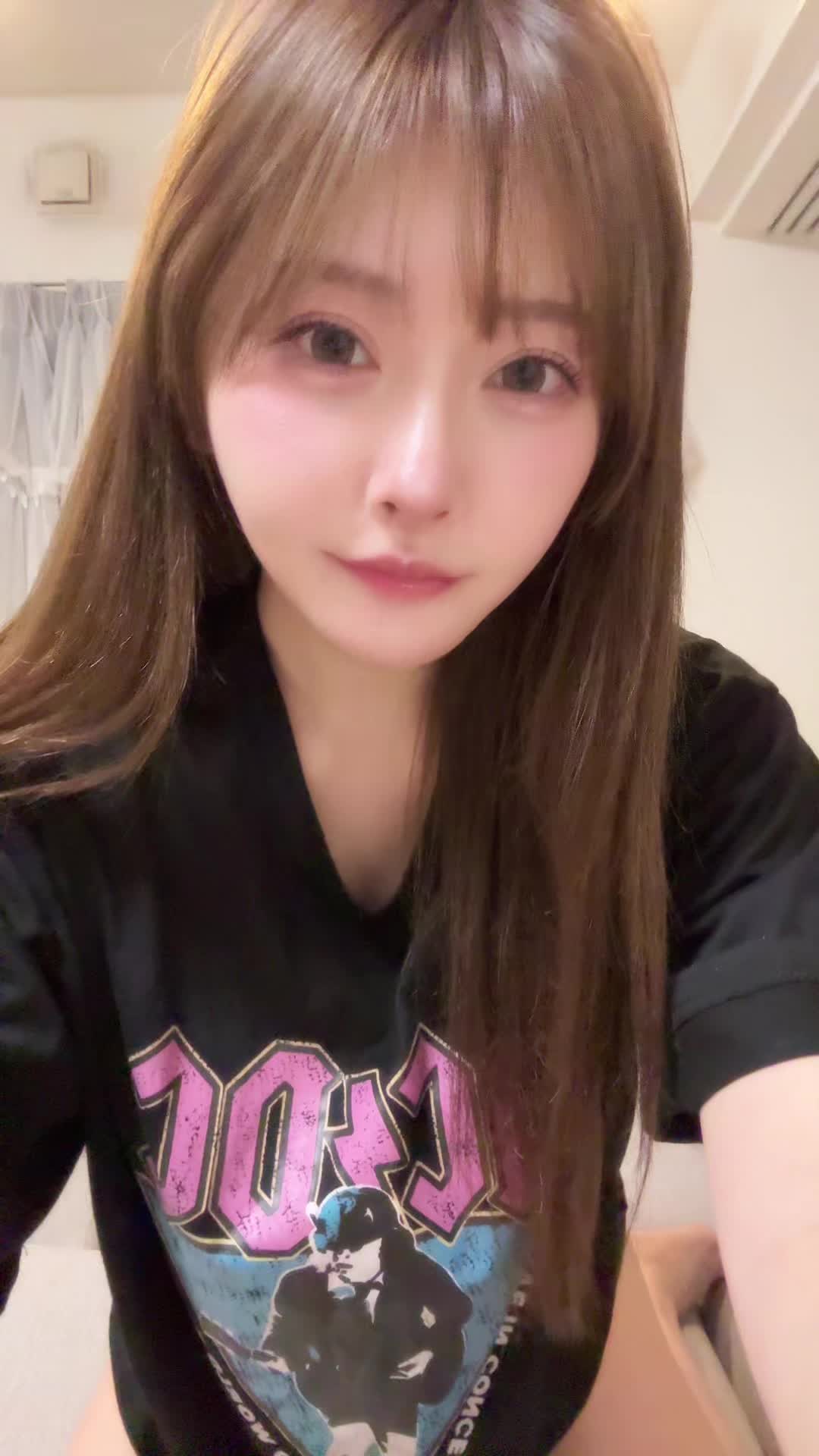 寝てたから髪ボサボサ#りんかちゃん #すすきの