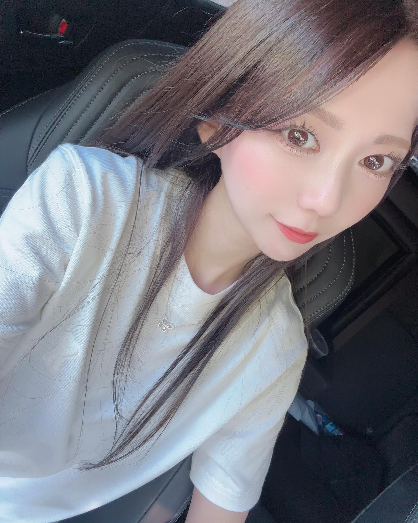 *
最近デニムにTシャツとかのカジュアルな
格好好きになってきた✨
あっパーソナル通いはじめました
筋肉痛やばいので変な歩き方してたら
笑って下さい😇

#キャバクラ #キャバクラ嬢 #キャバ #キャバ嬢 #きゃば #きゃばきゃば #きゃば嬢 #クラブ #ホステス #スナック #お酒好きな人と繋がりたい #お酒好き女子 #埼玉 #埼玉キャバクラ #志木 #志木キャバクラ #川越 #パーソナル #パーソナルトレーニング #ジム