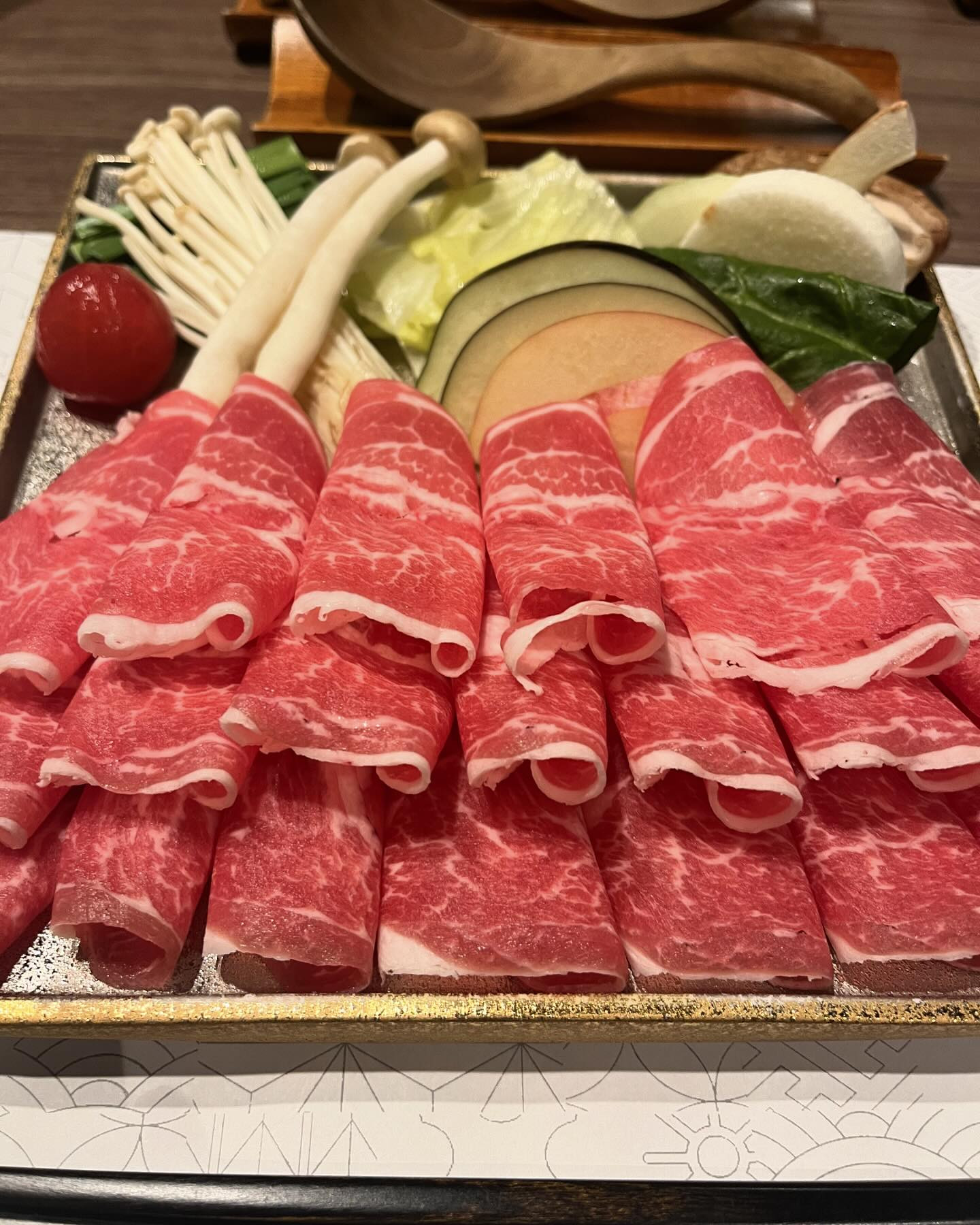 昨日もお店バタバタでした💨
おとといは盛り上がり過ぎて大声出して笑笑昨日はガヤガヤしてて大声出して笑笑
今週ラスト、土曜日🎶
今日も美味しい物食べて頑張りますっ😉

@clubgalle2580 
#club我礼#すすきの#らむにく好き