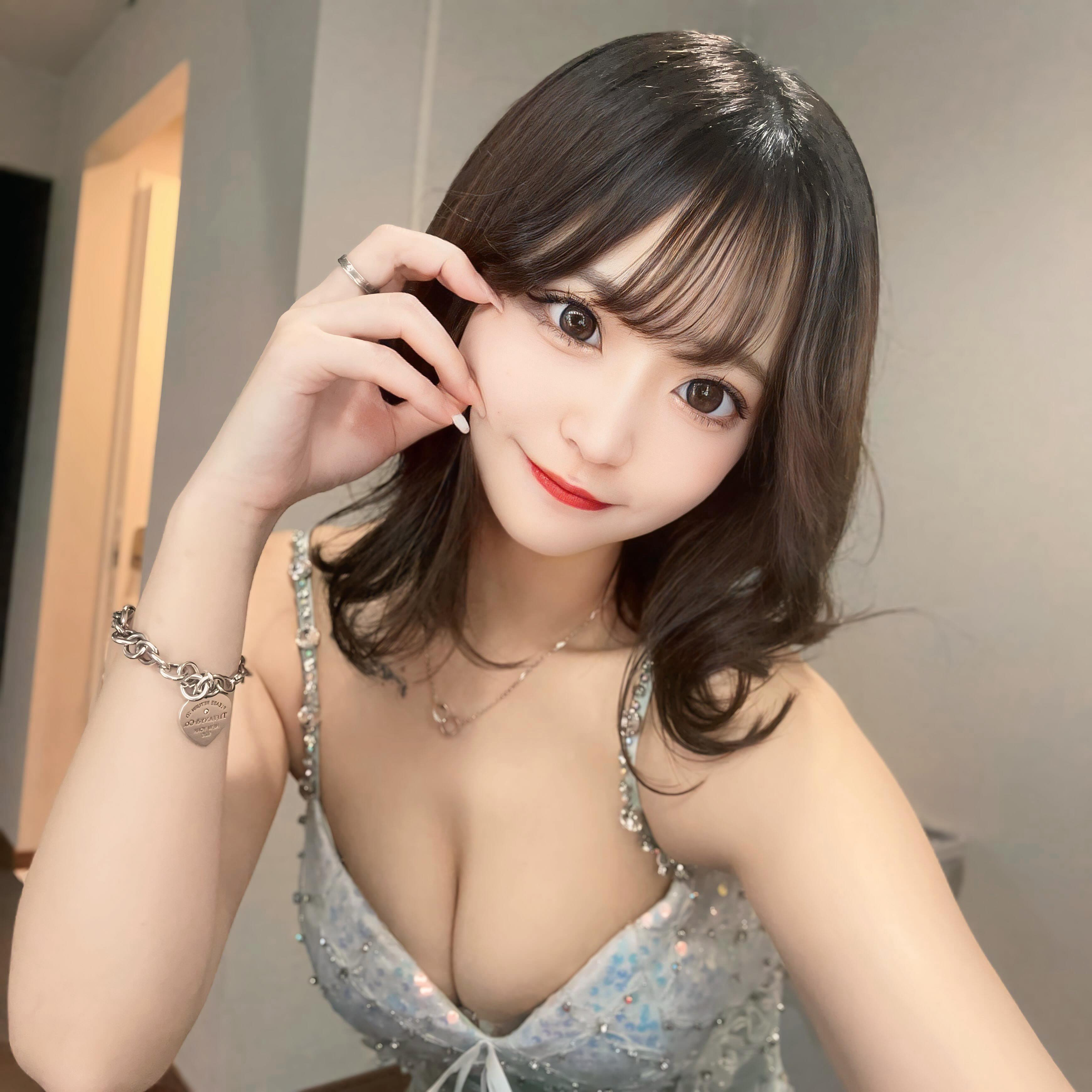 インスタ頑張らないとだねーー😅😅

#ウルフグループ #王華 #ロイヤルステージ #ROYALSTAGE #札幌 #すすきの #錦 #名古屋 #国分町 #歌舞伎町 #六本木 #中洲 #キャバ嬢 #キャバクラ #キャバ嬢 #美人 #かわいい #モデル #model #art #ニュークラブ #ガールズバー #photography #photo #photooftheday #cute #love  #インスタ指名