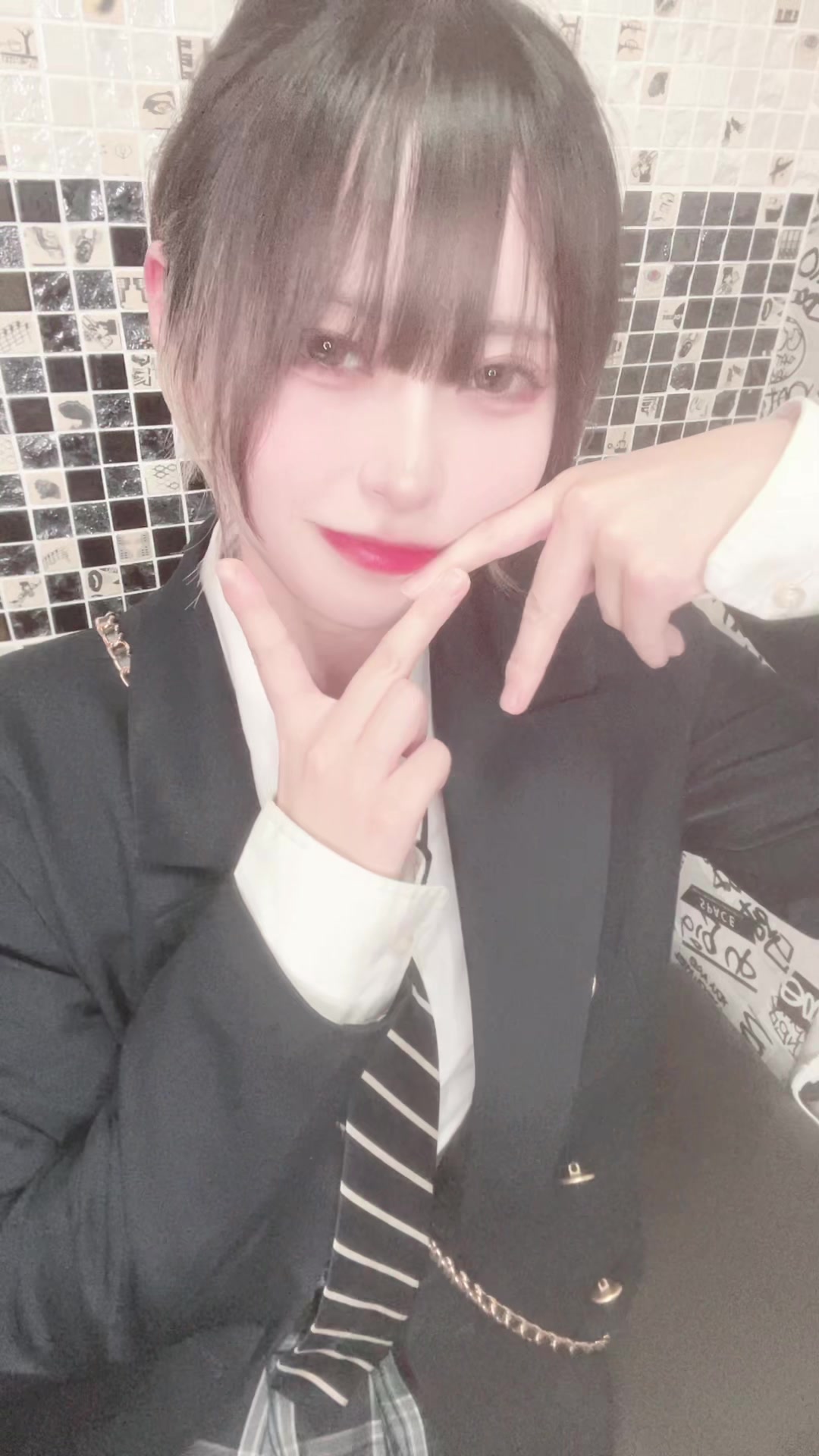 3年B組 ホットニュース 114102