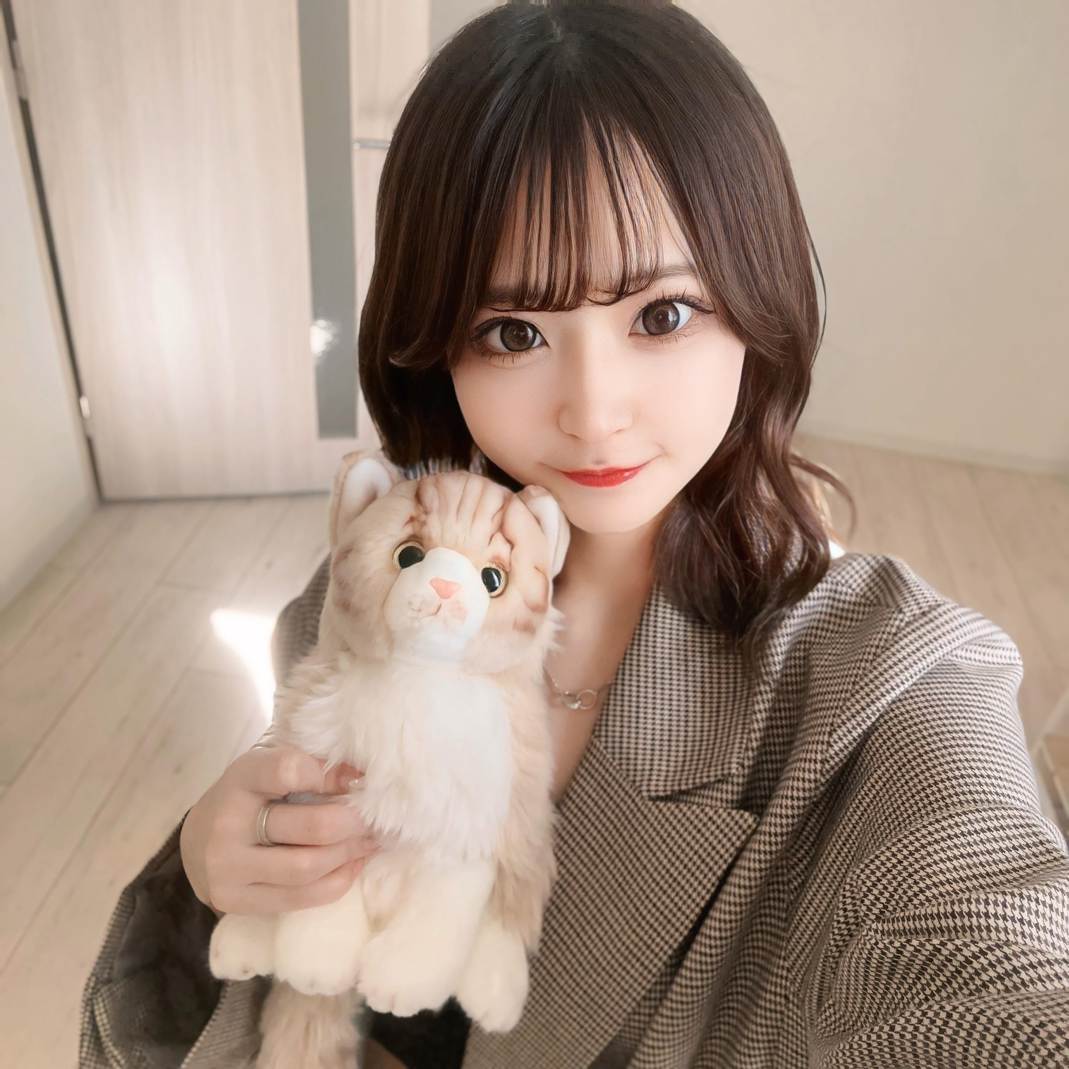 コットンさん☁️☁️
小さい頃からぬいぐるみには名前つける🤣

#ウルフグループ #王華 #ロイヤルステージ #ROYALSTAGE #札幌 #すすきの #錦 #名古屋 #国分町 #歌舞伎町 #六本木 #中洲 #キャバ嬢 #キャバクラ #キャバ嬢 #美人 #かわいい #モデル #model #art #ニュークラブ #ガールズバー #photography #photo #photooftheday #cute #love  #インスタ指名