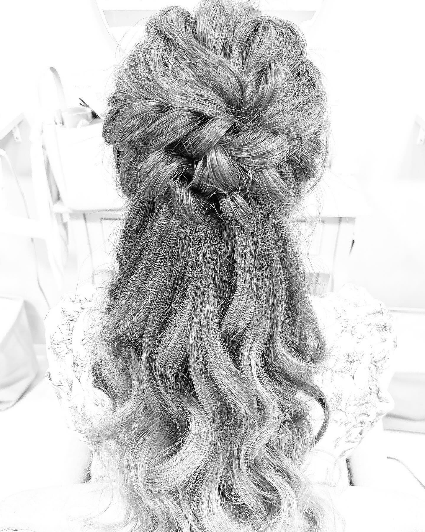 またまた連休明け頑張ります！@clubgalle2580 #東陽企画グループ #東陽企画 #トキオ観光 #第21桂和ビル #第21桂和ビル6階 #くらぶ我礼 #クラブ我礼 #我礼 #クラブガレ