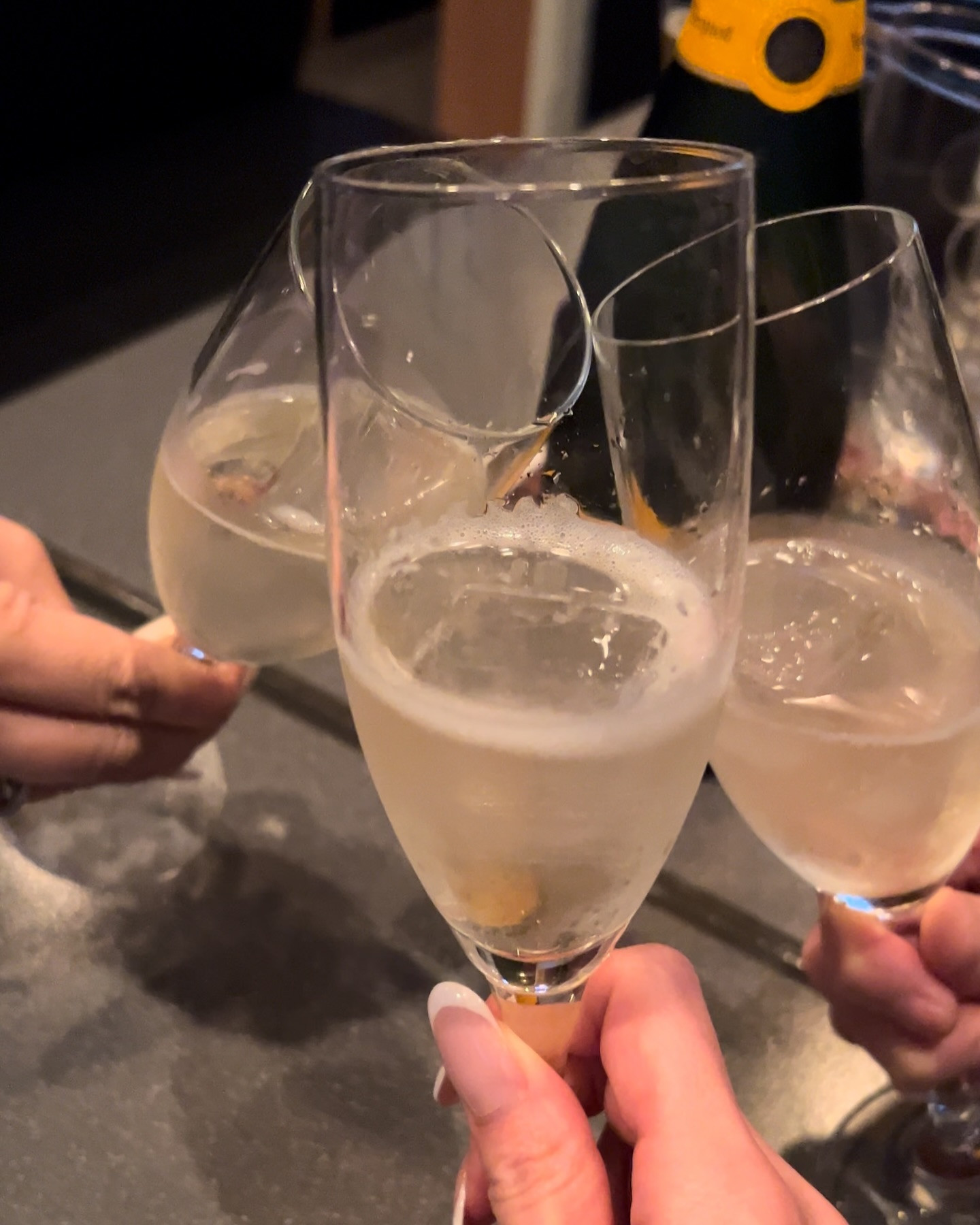 仕事終わりに、みんなで乾杯🫧🥂

今宵もよろしくお願いします🫶

@clubgalle258

#東陽企画グループ #東陽企画 #トキオ観光
#第21桂和ビル #第21桂和ビル6階
#くらぶ我礼 #クラブ我礼 #我礼#北海道 #札幌 #すすきの #ラウンジ  #ラウンジ嬢 #キャバクラ #キャバ嬢 #ホステス #きゃばきゃば #お酒好きと繋がりたい