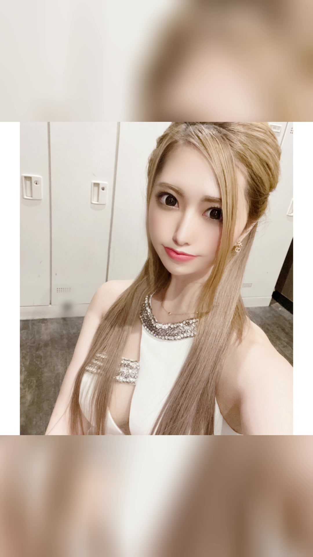 もうドレス着ることも無いと思うので、フォルダに残ってたドレスで撮った写真達を🤳 歴史を感じる🙂‍↕️🙂‍↕️