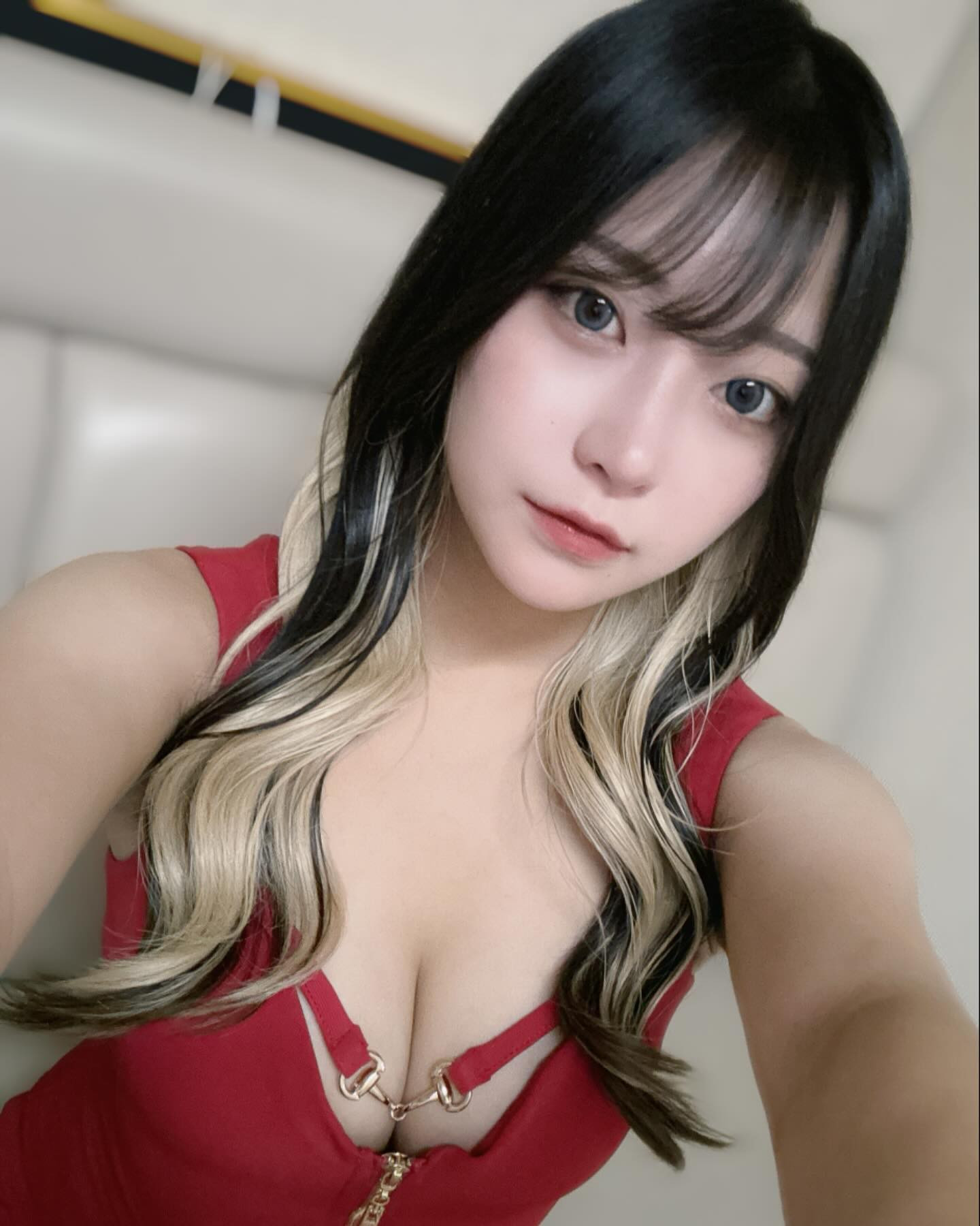 前髪ありとなしどっちがすき？

 #キャバ  #キャバクラ  #キャバクラ嬢  #キャバクラドレス  #宣材  #宣材写真  #宣材撮影  #レース期間  #レース期間中  #看板レース  #いいね返し  #instagood  #ヘアメ  #ヘアメイク  #セクシードレス  #同伴  #シャンパン  #シャンパンください  #テキーラ  #テキーラだいすき  #ラウンジ  #ラウンジ嬢 #歌舞伎町  #歌舞伎町キャバ嬢 #歌舞伎町キャバクラ #WMWM #ウェーブ #歌舞伎町ウェーブ