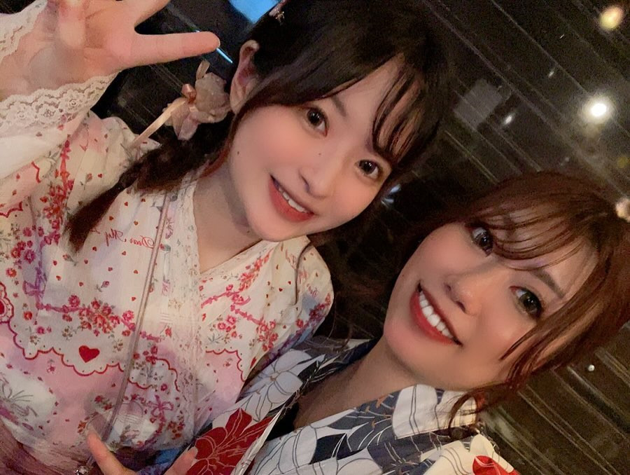 💙

だいすきなあくびが
9月いっぱいで卒業します🎓

5年半前、あくびが入ってきた日
源氏名あくびって聞いた瞬間
ああ、とんでもない子が来たなあって思った事
まだ鮮明に覚えてる🌈笑
とんでもなくぶりっこでプライドが高くて
負けず嫌いで不思議ちゃんで
人生で関わったことのない人種すぎて
最初の頃は正直どうしようかと思ってた笑

それが気づけばとっても成長して大人になって
ここ何年かずっと隣でお店を支えてくれてたね🫶🏻
あくびが居なくなるなんて実際は
もーどーーーしよー！！！ってかんじ
ほんとにいろんなこと