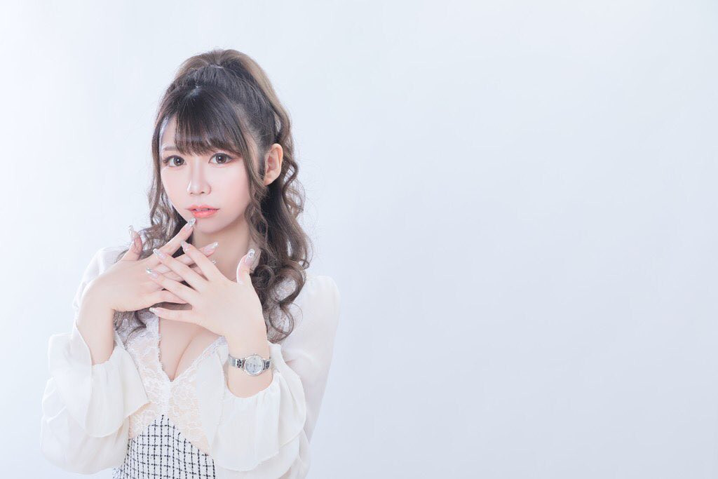 .
♡ ••┈┈┈┈┈┈┈┈•• ♡

9月も周年もありがとうございました🙇🏻‍♀️🙇🏻‍♀️

あとちょっとって事が多かったけど
GATE入ってから1番売上良かった月でした👏🏻
来月はあとちょっとを超えていきたいな😇

今月からSNSノルマが変わったので
ちょっと投稿面うるさくなります🥲
せっかくSNS離れしようとしてたんだけど…笑

10月もよろしくお願いします🙇🏻‍♀️🙇🏻‍♀️

.

.

#札幌 #すすきの #ススキノ #ニュークラブ #ニュークラ #ニュークラブ嬢 #キャバ嬢 #キャバクラ 