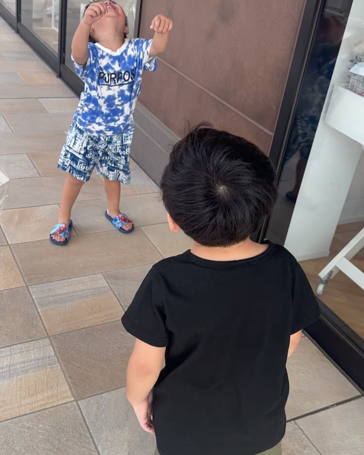 🩵🩵🩵
最近の総集編10枚じゃ収まらない
いろいろとしんどい時もあるけど
キラキラな日々をありがとう😌🦋
何があってもかーちゃんは味方だぜ
@salon.maore.yamato0601 🙏🏽🌺
#愛息子 #4歳男の子 #気付けば10月